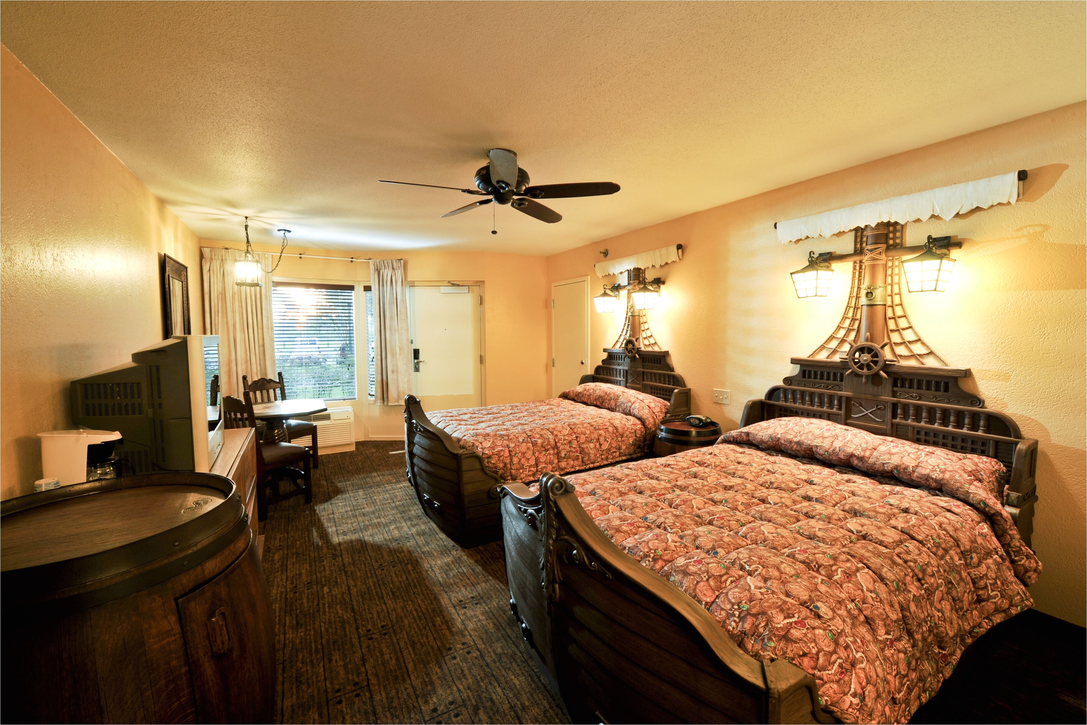 disney resort hotels disney s caribbean beach resort pirate room walt disney world resort