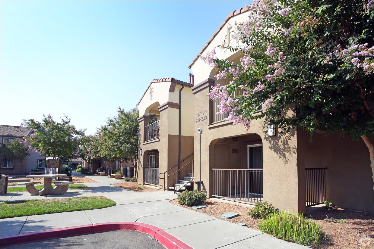 primary photo meridian family apartments