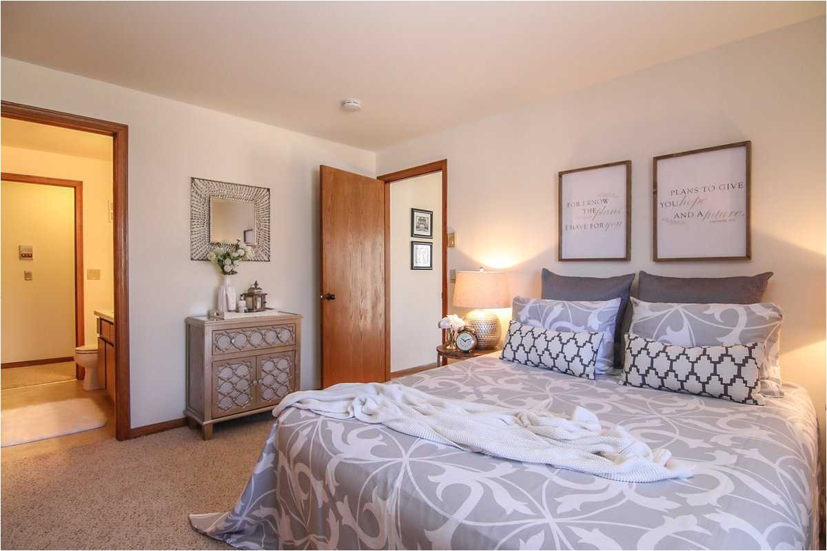 3 Bedroom Apartments Madison Wi East Side Cherry Tree Crossing Apartments Madison Wi 53704