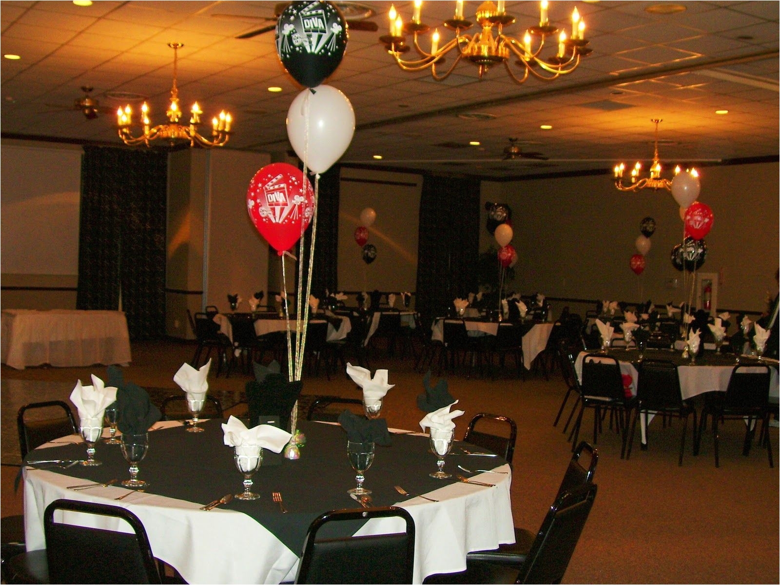 birthday table decorations centerpieces 40th birthday party balloon decorations celebrate the day with