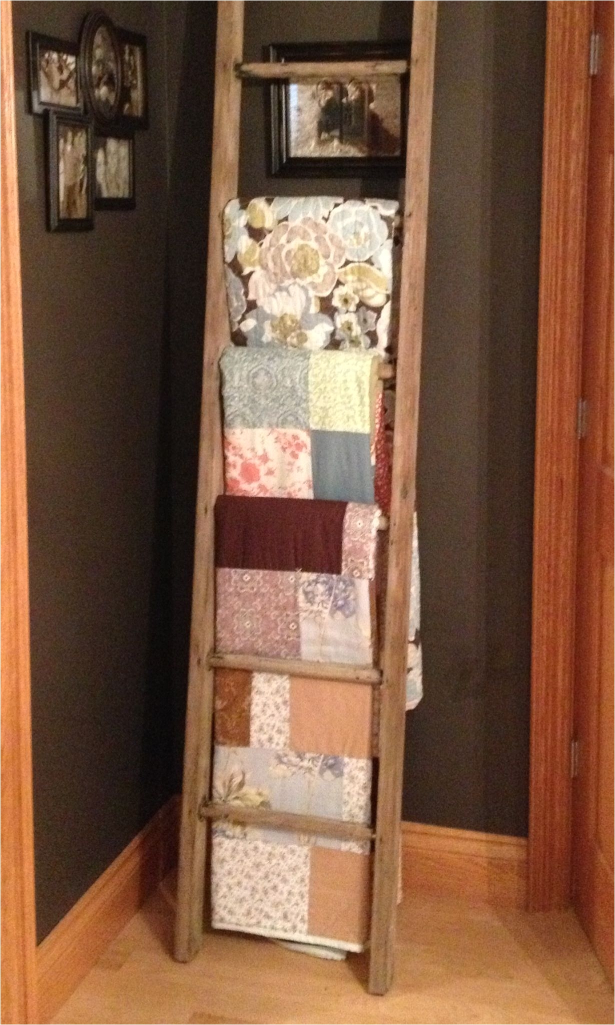 Amish Wall Mounted Quilt Rack Ladder Quilt Rack Ideas for Mom Pinterest Quilt Ladder