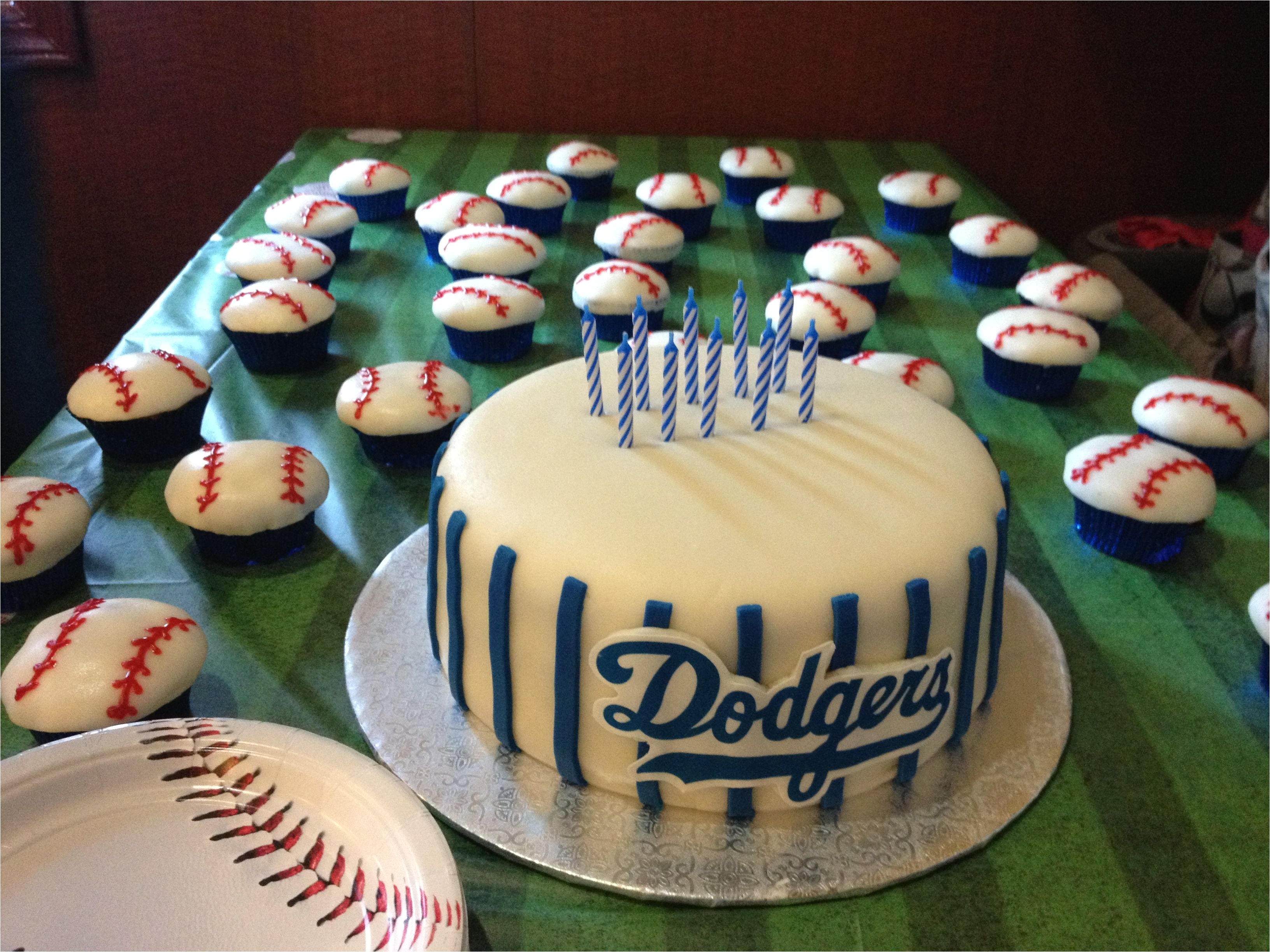 baseball birthday a dodger cake cupcakes