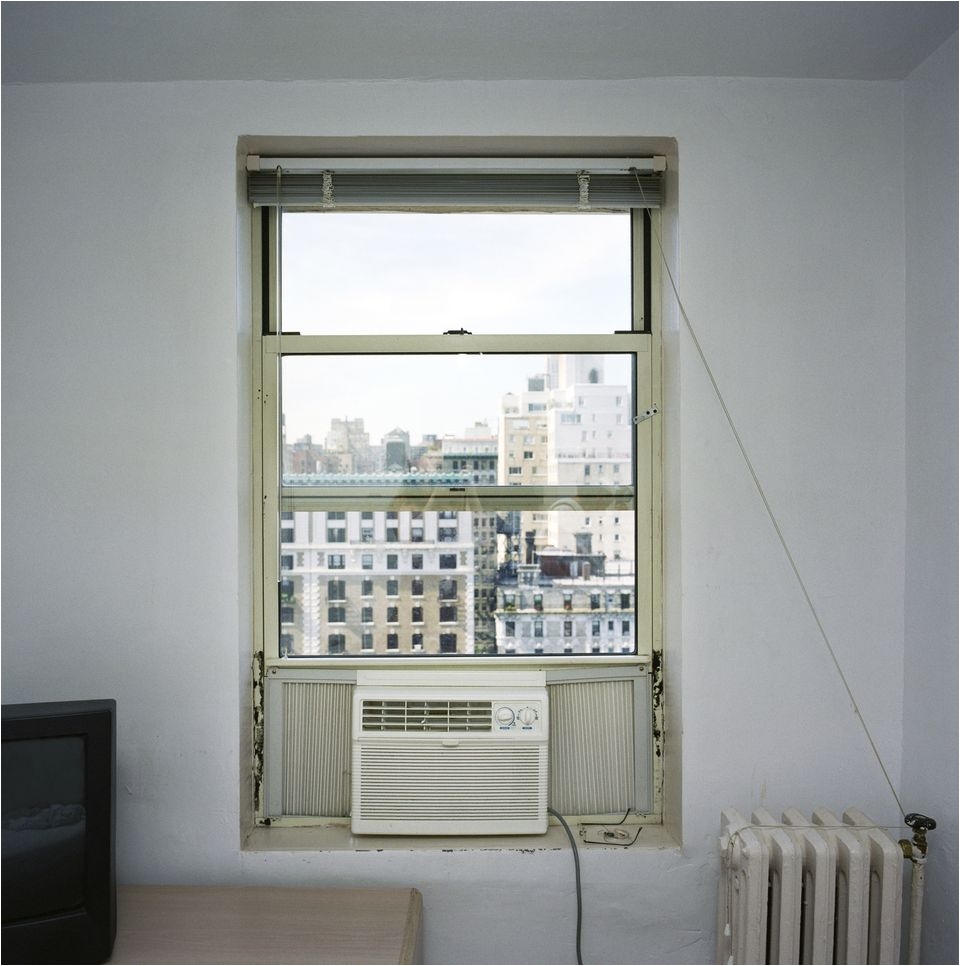 a window air conditioning unit