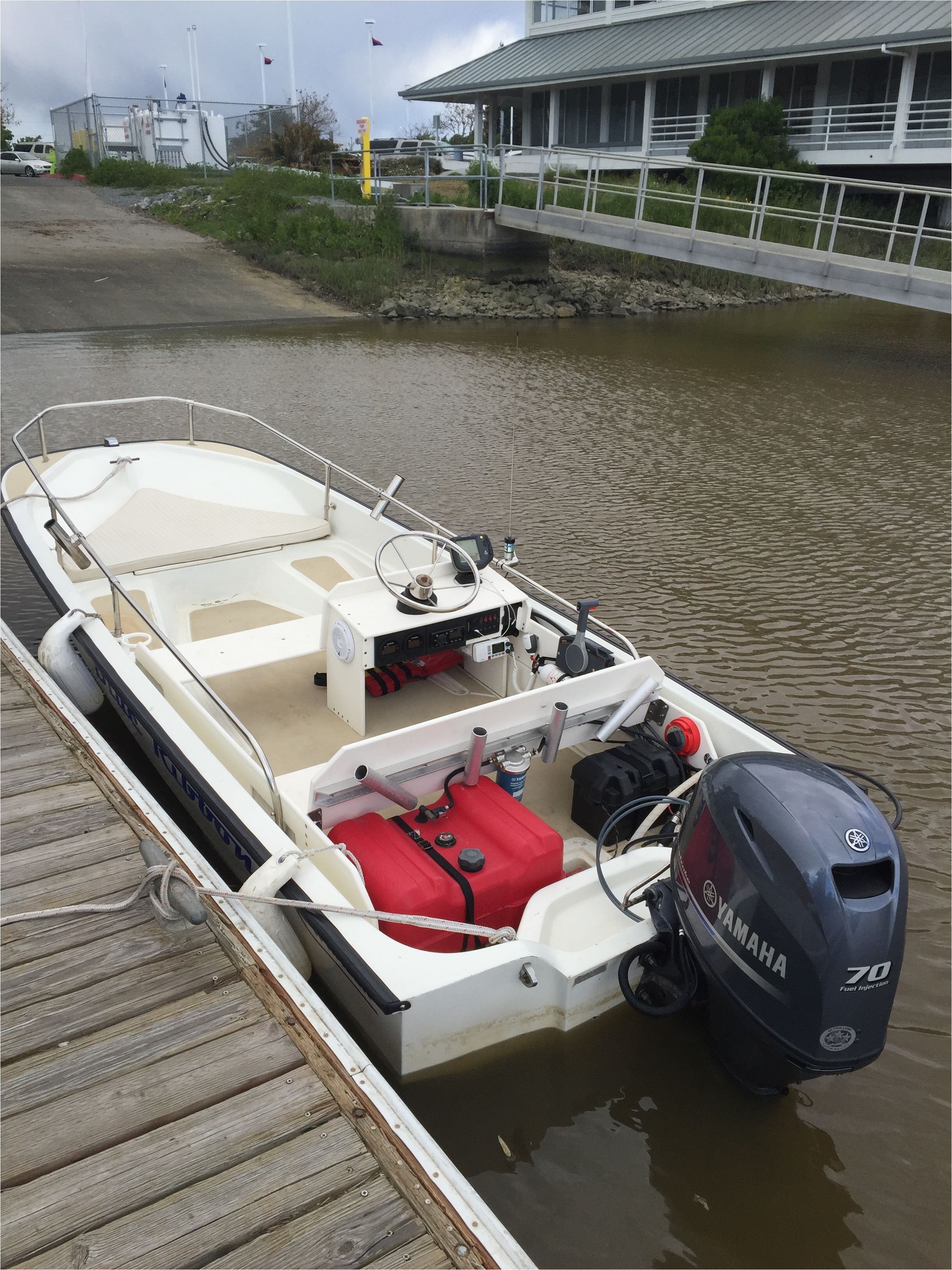 1978 15 boston whaler super sport retrofitted with a custom king starboard interior fabricated by sonoma boatworks