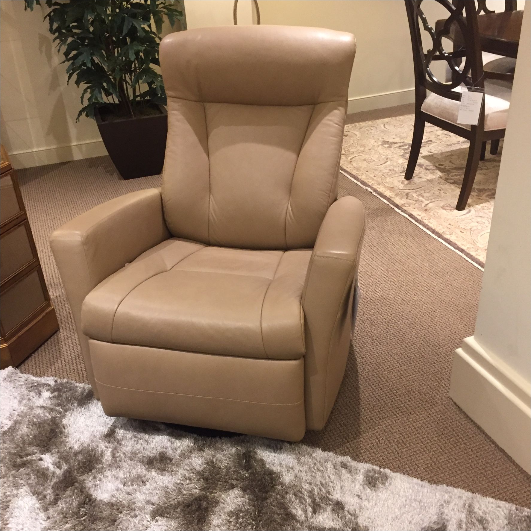 img of norway recliner that bob likes need in a darker color