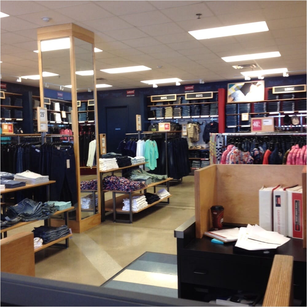 Boston Interiors Outlet Center Levi S Outlet Store Men S Clothing 300 Tanger Boulevard Ste 105