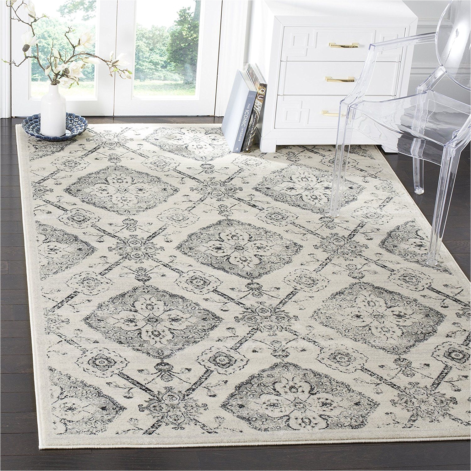 amazon com safavieh carnegie collection cng623c floral medallion diamond trellis cream and light grey area rug 6 7 x 9 2 home kitchen