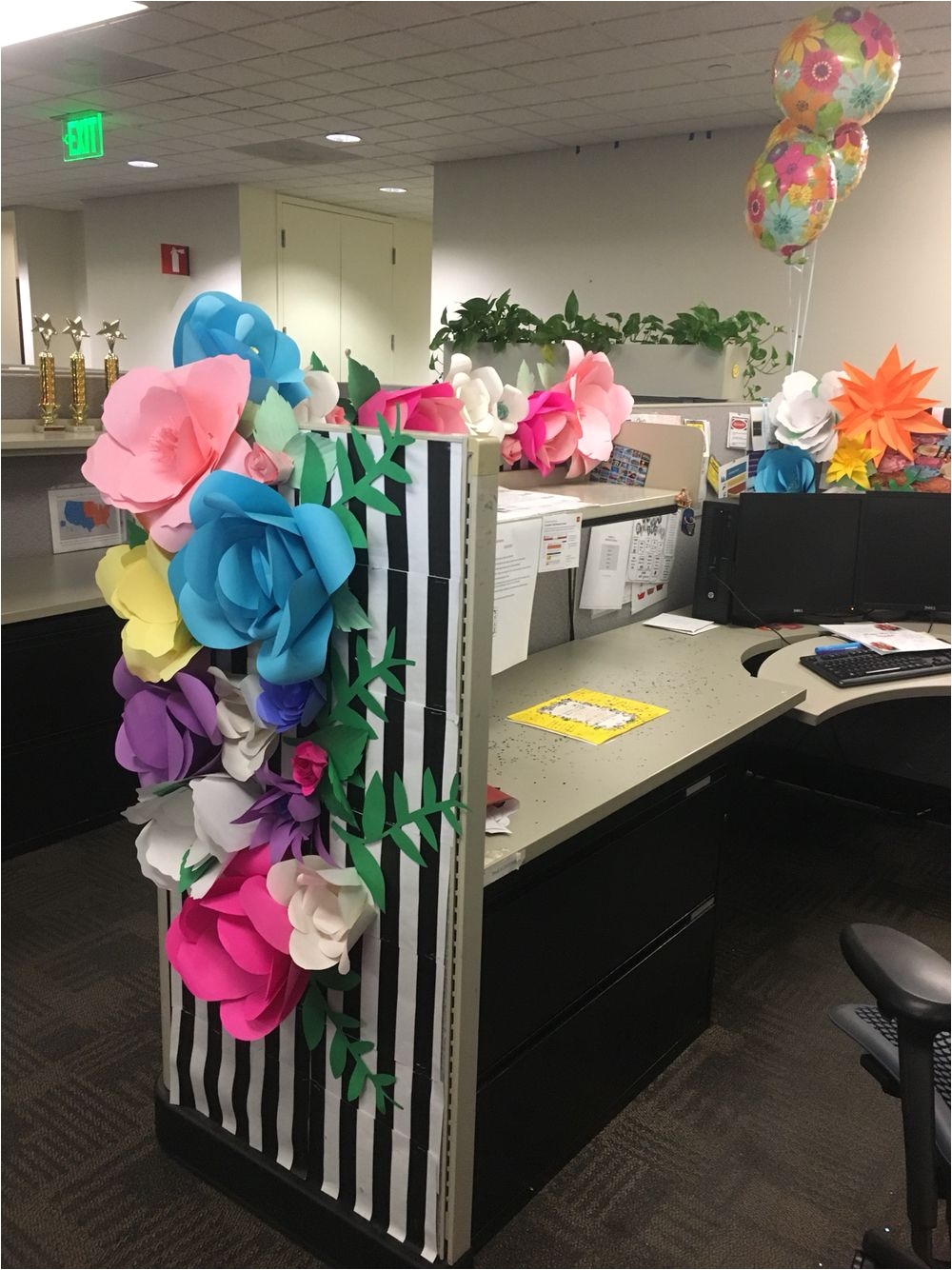 cubicles a cublicle paper flower decor