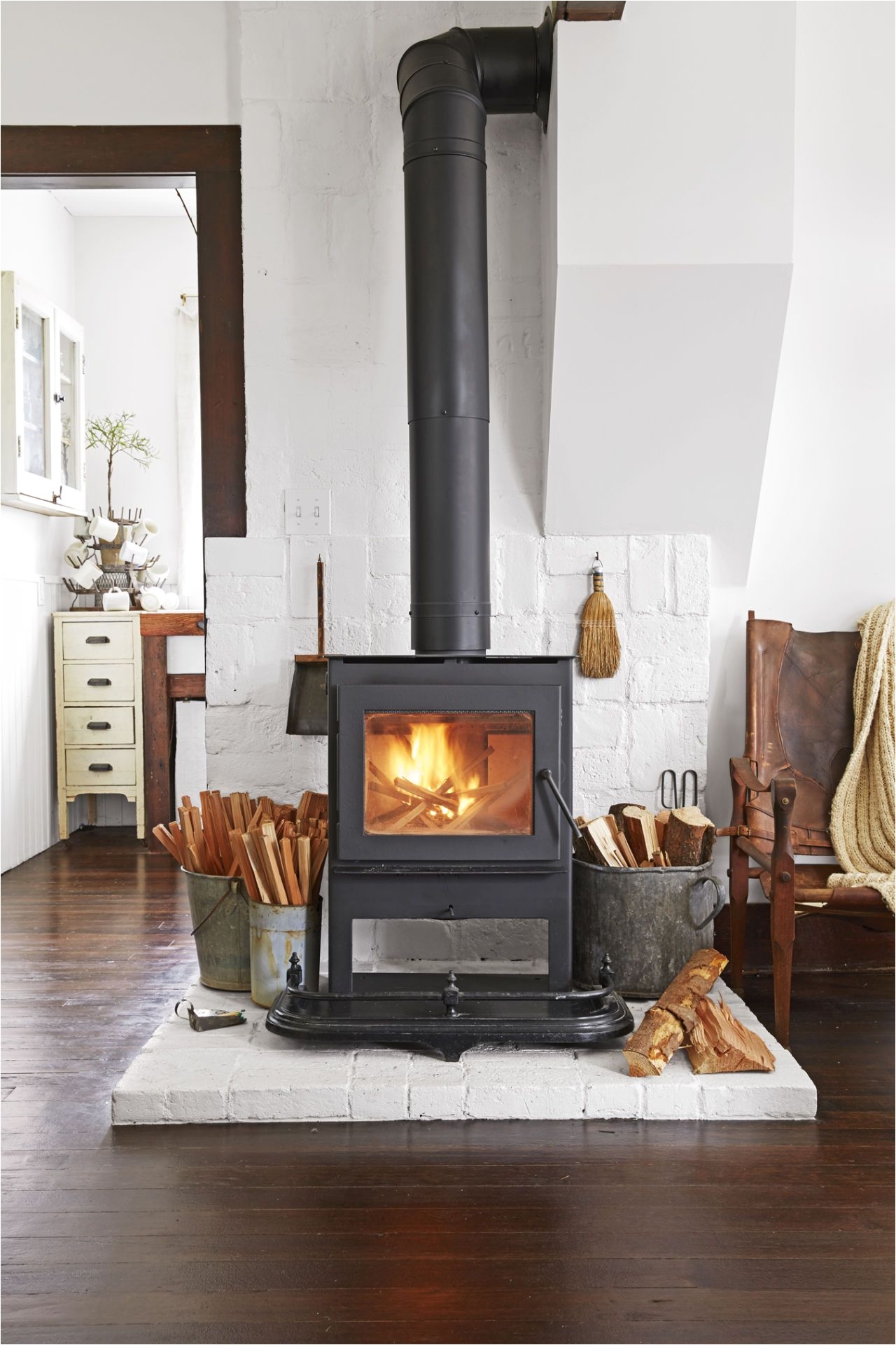 Element 4 Fireplaces Canada This Antiques Dealer S 106 Year Old Farmhouse is just as Beautiful