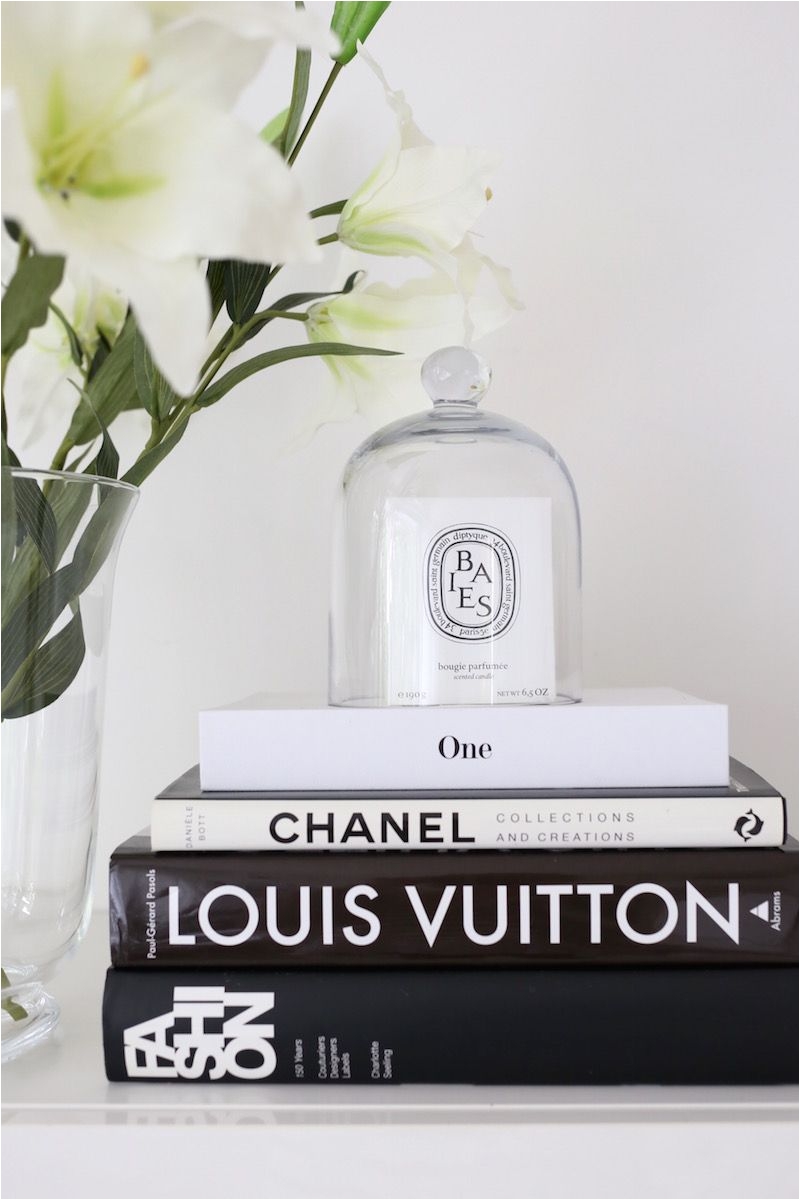 Fake Chanel Books for Decor Epasuosittuja Mielipiteita Homevialaura Pinterest White Lilies