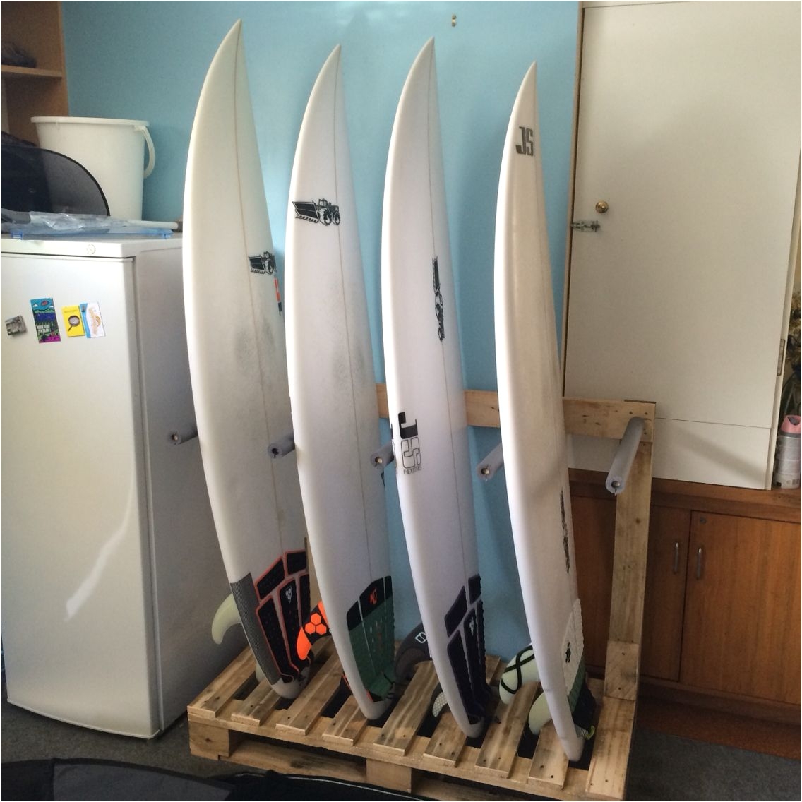 Freestanding Surfboard Display Rack Surfboard Rack Diy From Old Wooden Pallets Up Cycled Garage