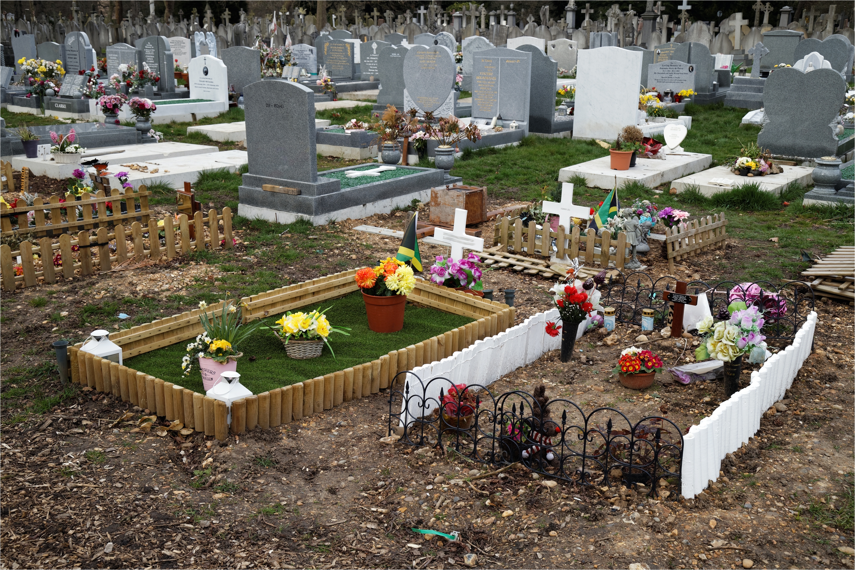 Gravesite Decoration Ideas Cemetery Decoration Ideas Elitflat