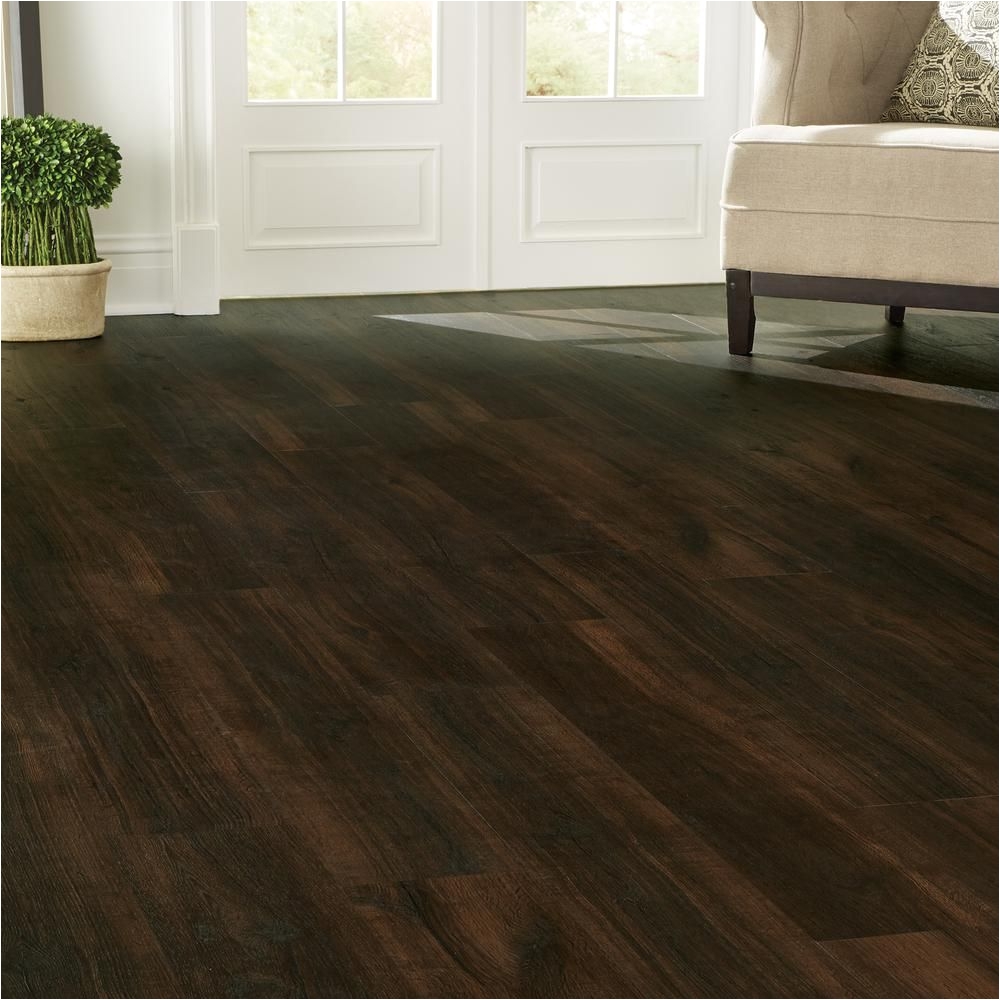 home decorators collection 7 5 in x 47 6 in universal oak luxury vinyl plank flooring 24 74 sq ft case 42515 the home depot