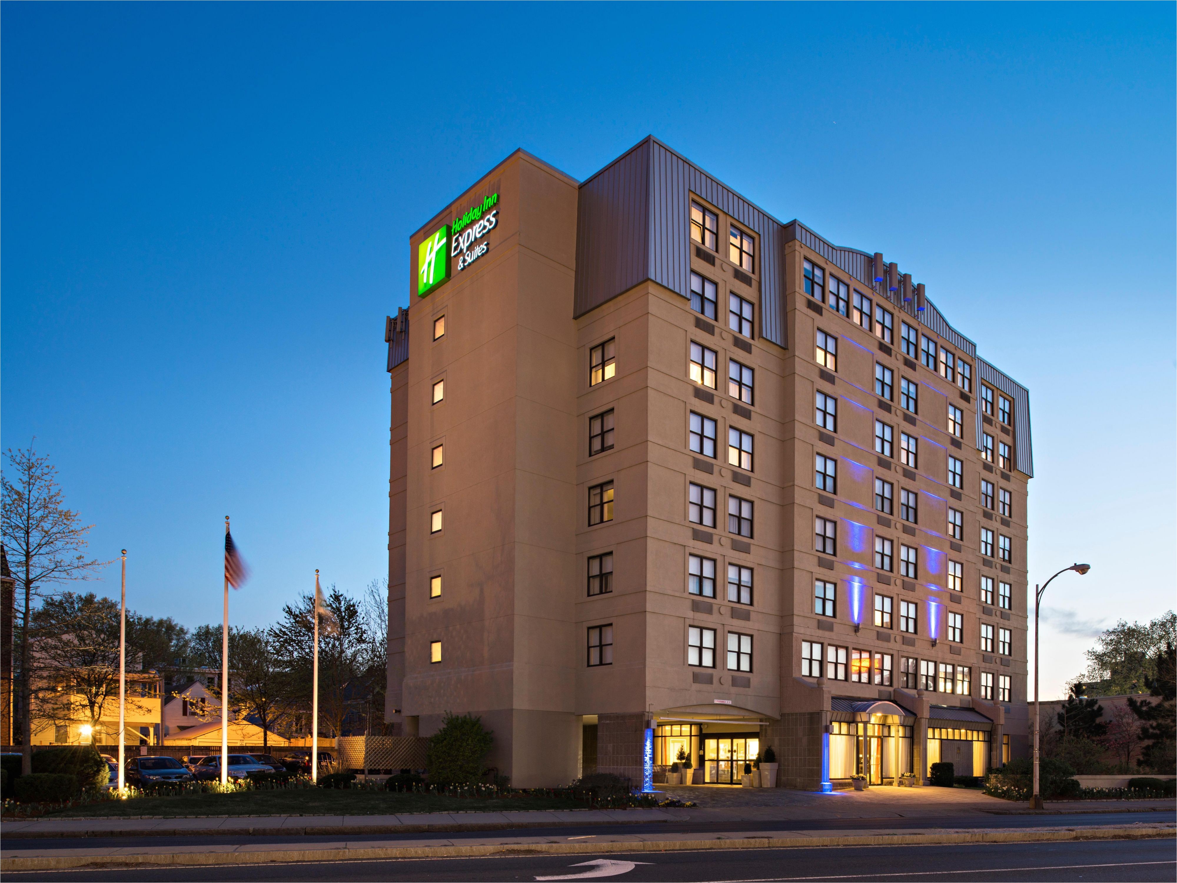 Hotels In Boston Near Td Garden Holiday Inn Express Suites Boston Cambridge Hotel by Ihg