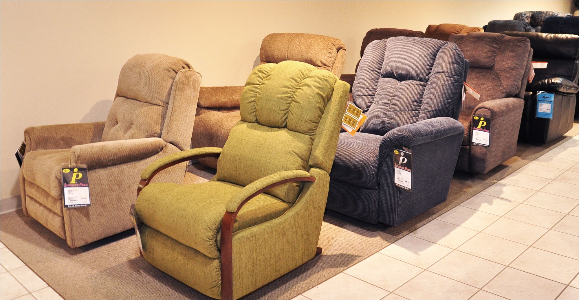 leon s furniture in bracebridge and huntsville strive to provide an excellent selection assortment of la z boy furniture from their classic recliners to