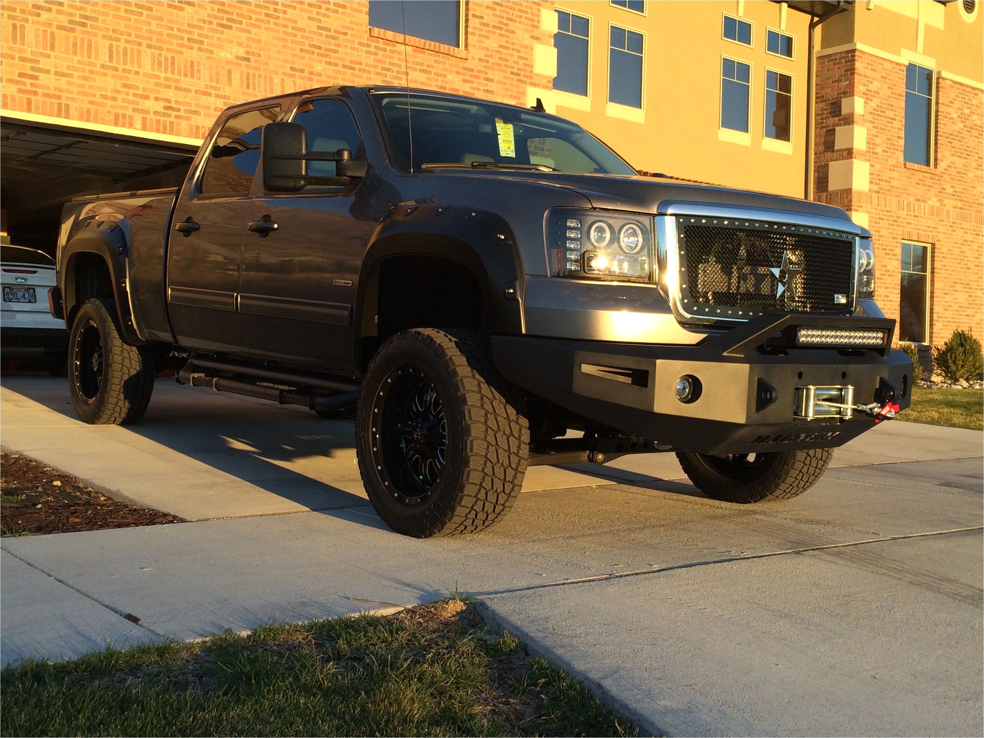 2007 2013 gmc sierra hd with ici s magnum bumper with rt series light bar