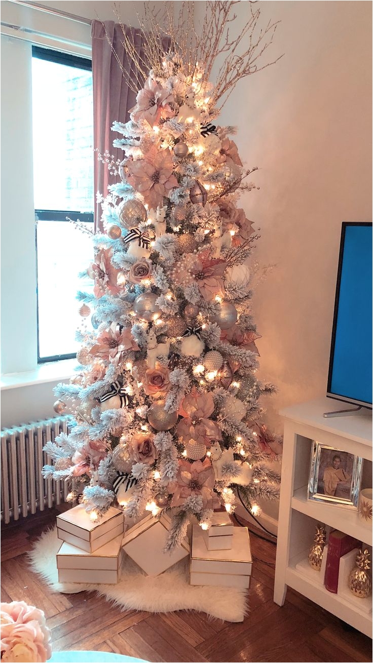 our christmas tree 2017 rose and gold d this year tree balls and flowers are from michaels