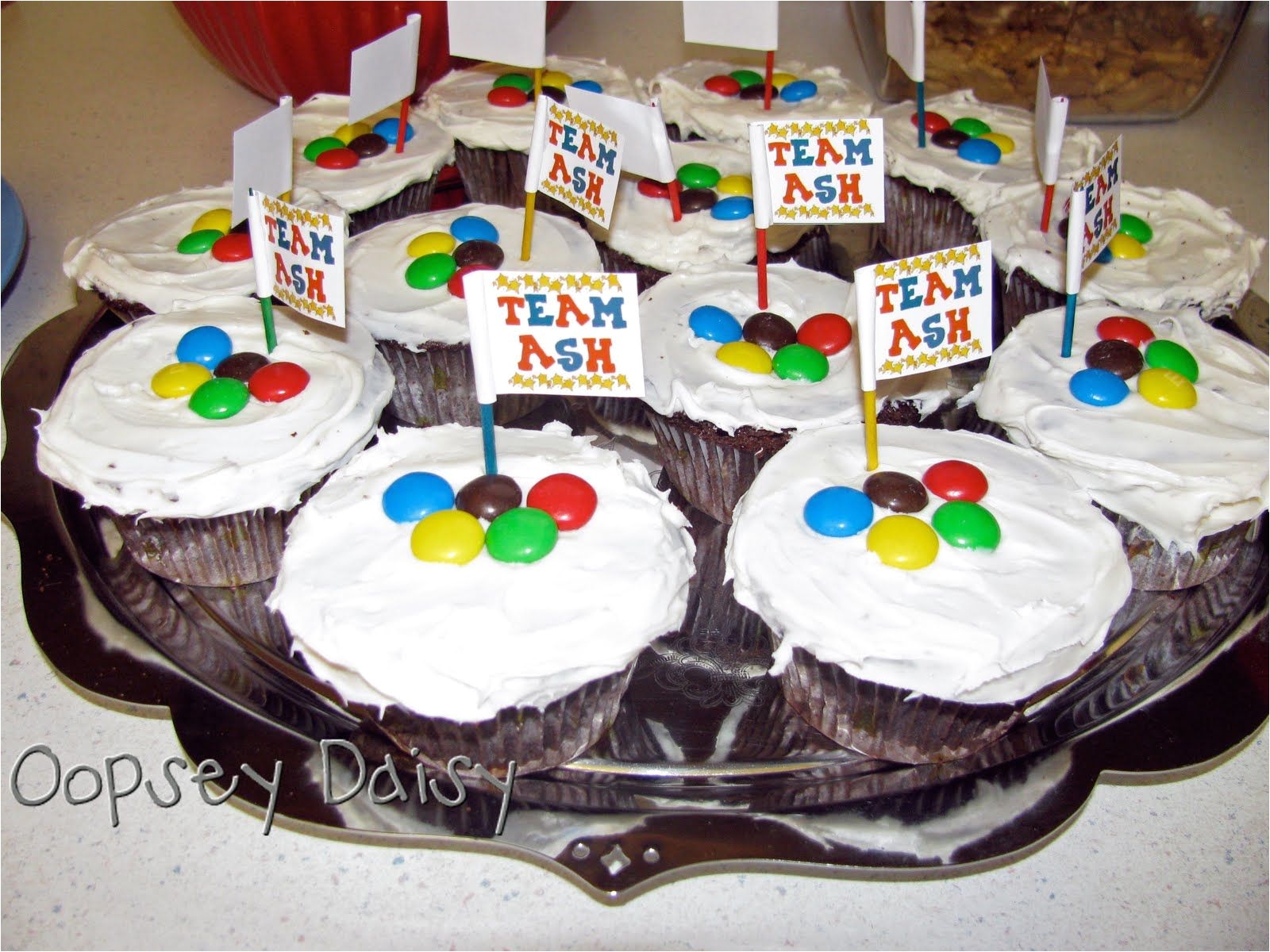 cupcakes use m for the olympic rings simple cute and festive