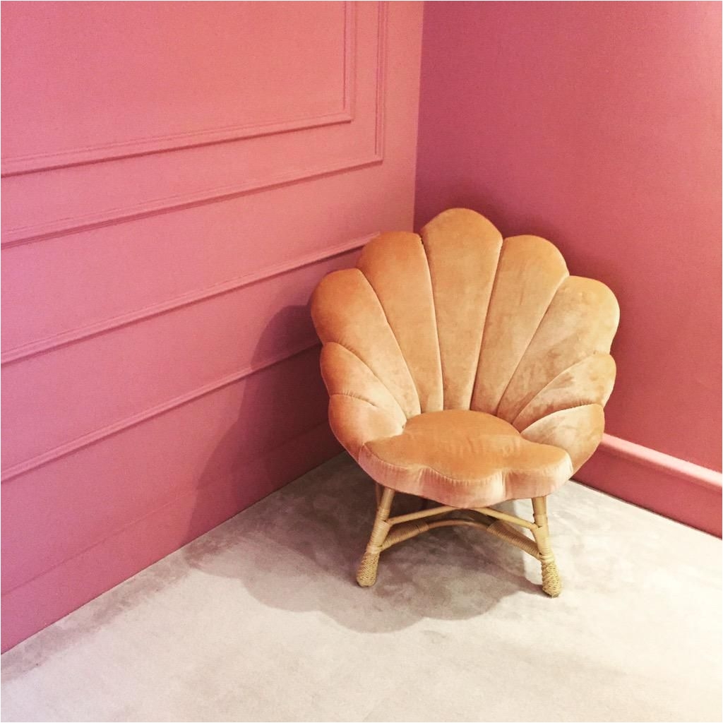 a plush pink chair in the modaoperandi shop