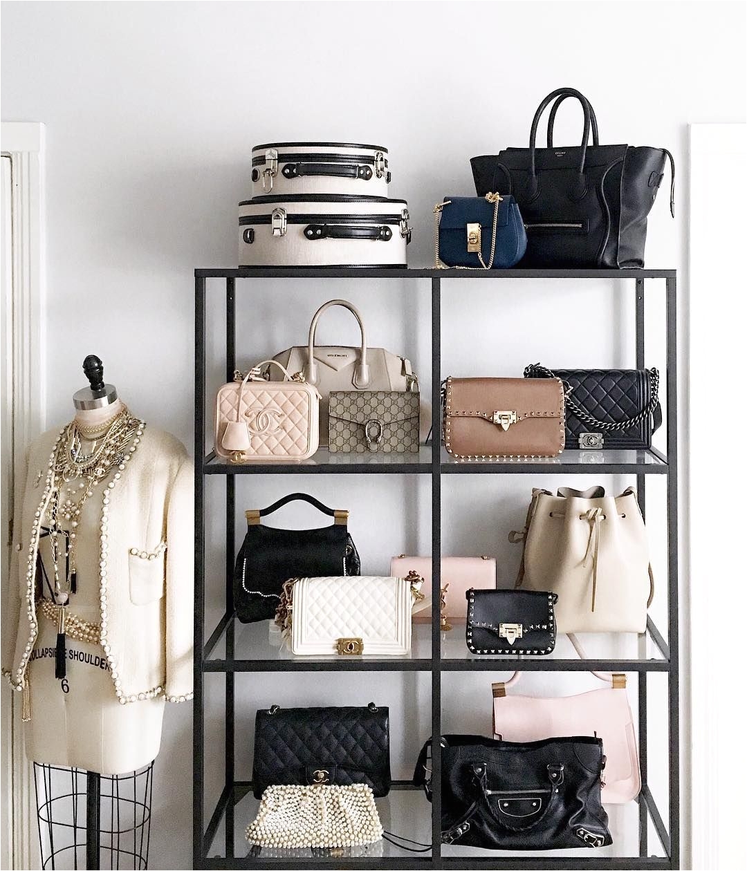 Rug Display Rack Dream Closet Handbag Shelf Via Margo and Me House De