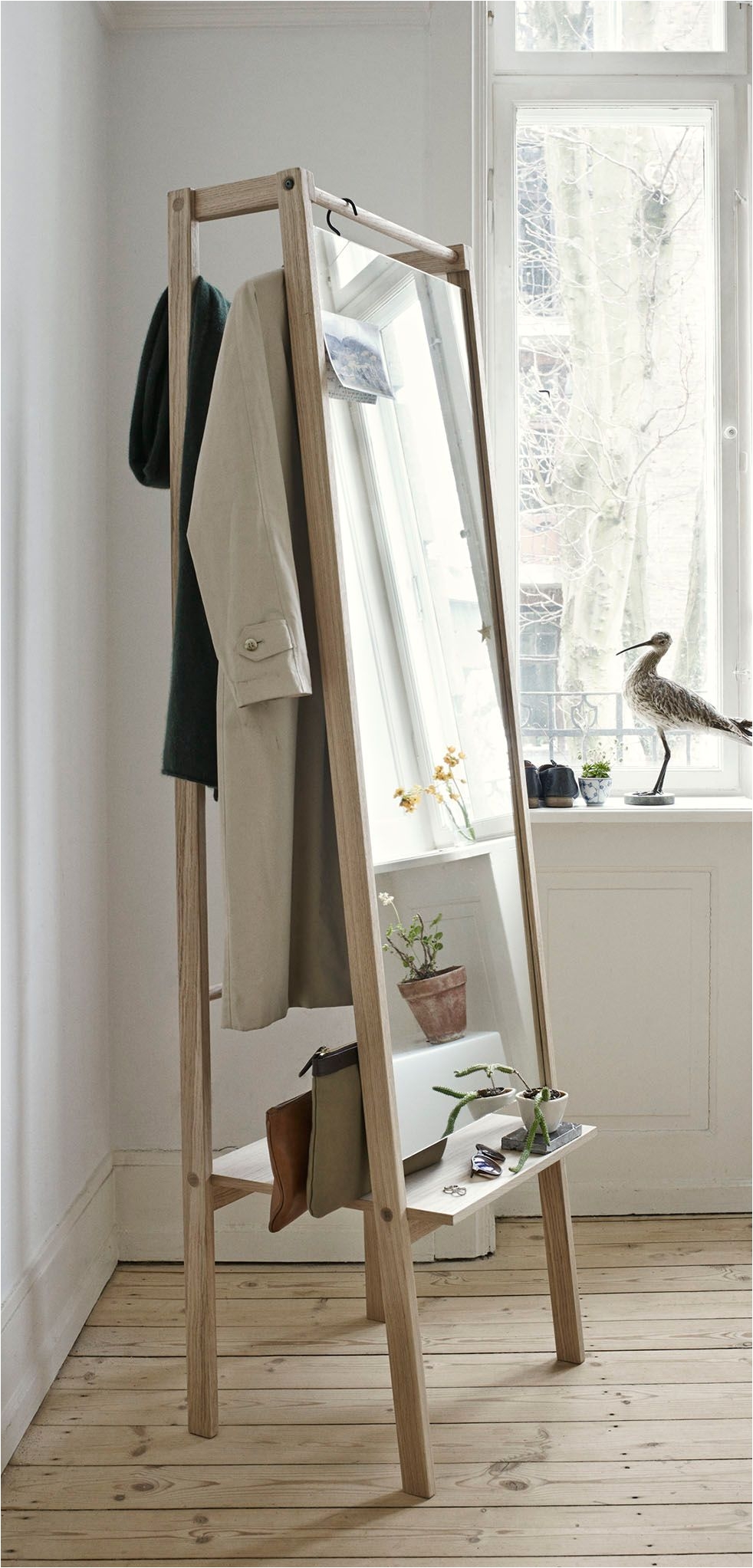 easel clothes rack