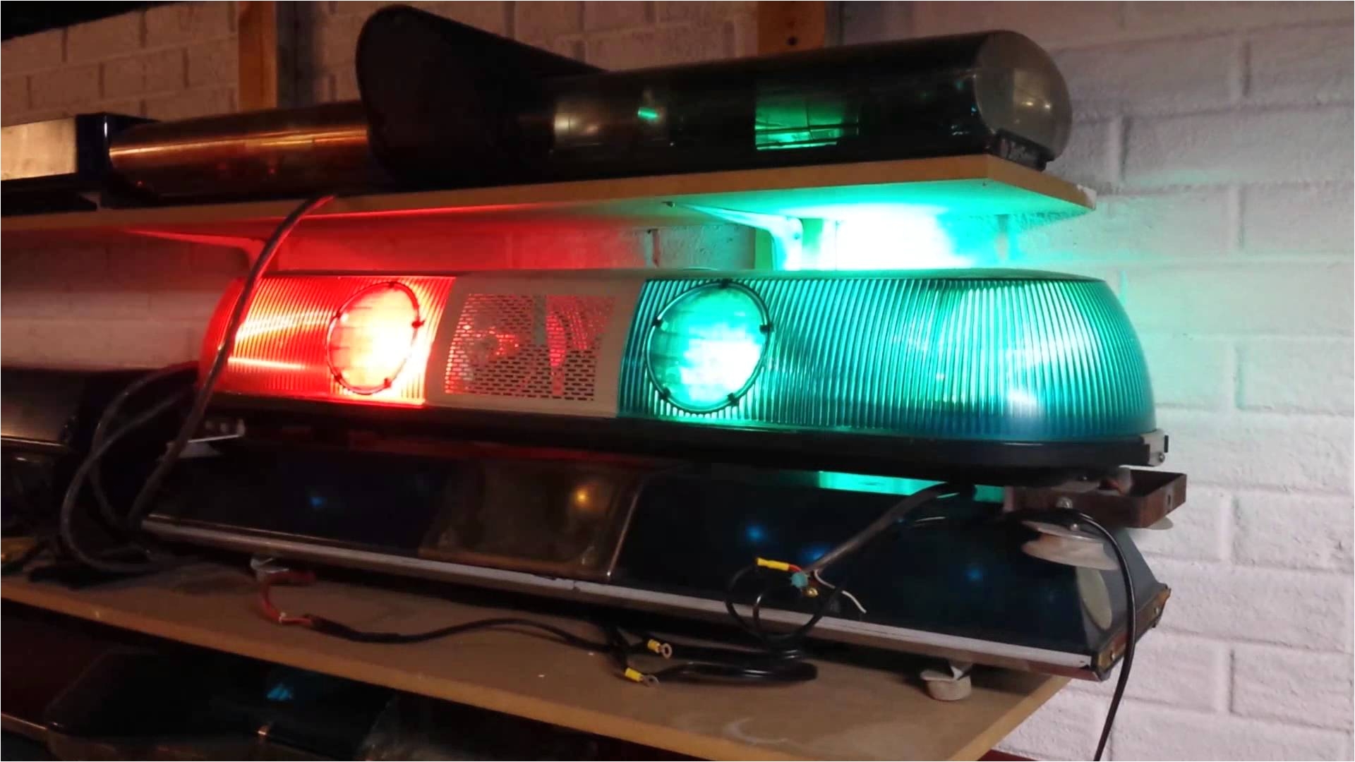 Whelen Interior Light Bars Whelen Model 80 Red Blue Strobe Lightbar Youtube