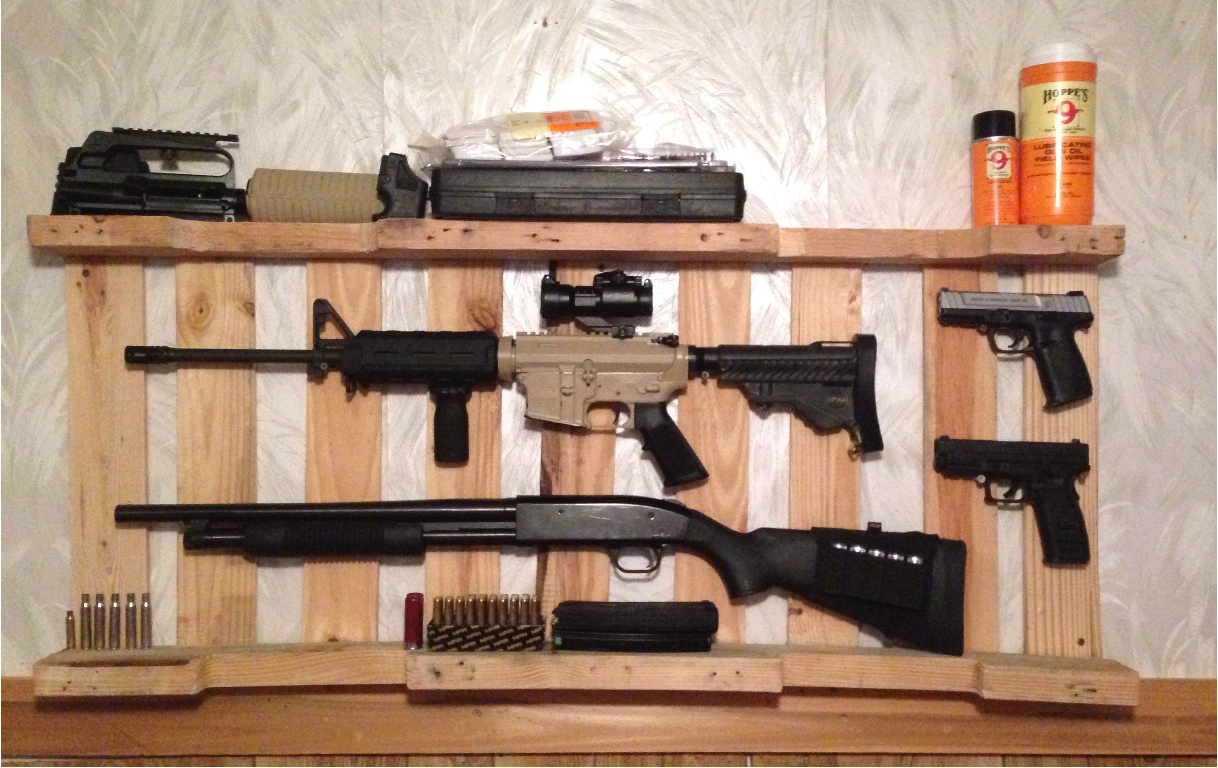 diy gun rack out of wooden pallet