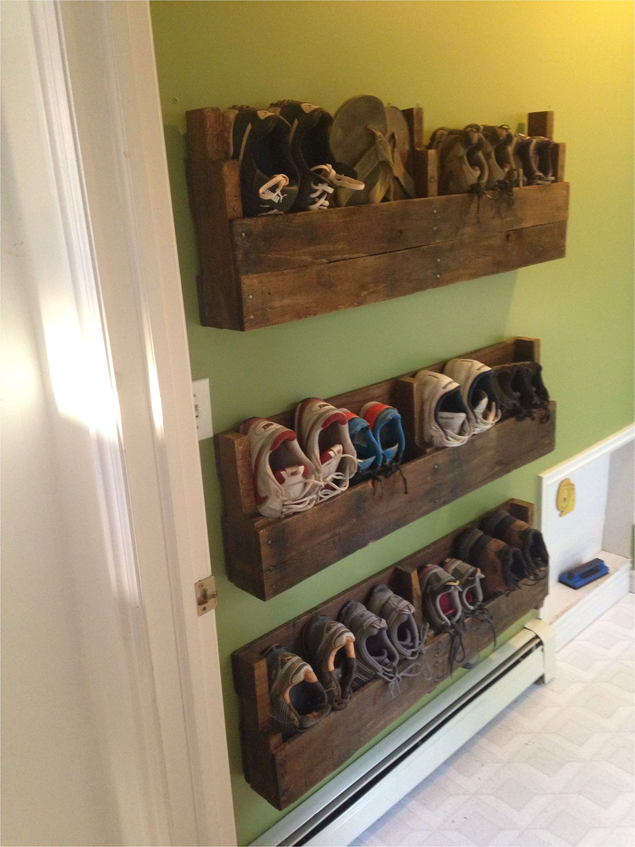 dyi shoe rack made out of pallets project i have been trying to finish to clean up my mud room