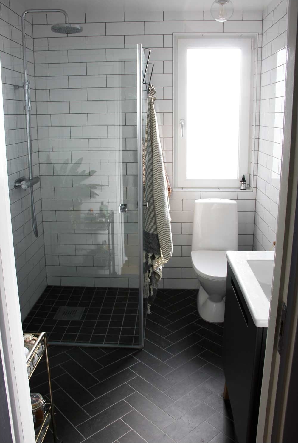 Best Grout for Shower Walls and Floors A Kurbits Villa Filled with Swedish Folk Art Bathrooms