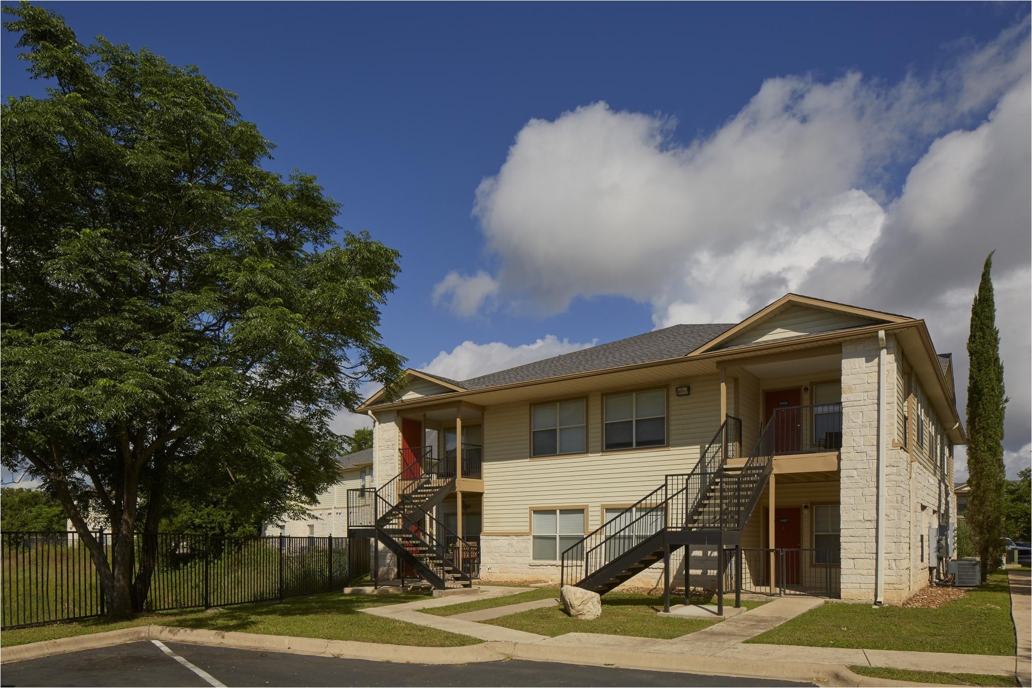 cypress garden apartments in cedar park tx apartment exterior