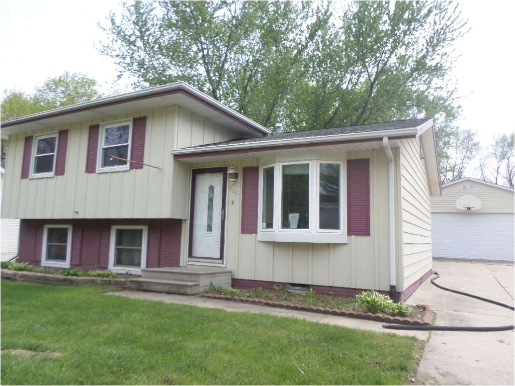 805 calumett drive cedar falls ia 50613