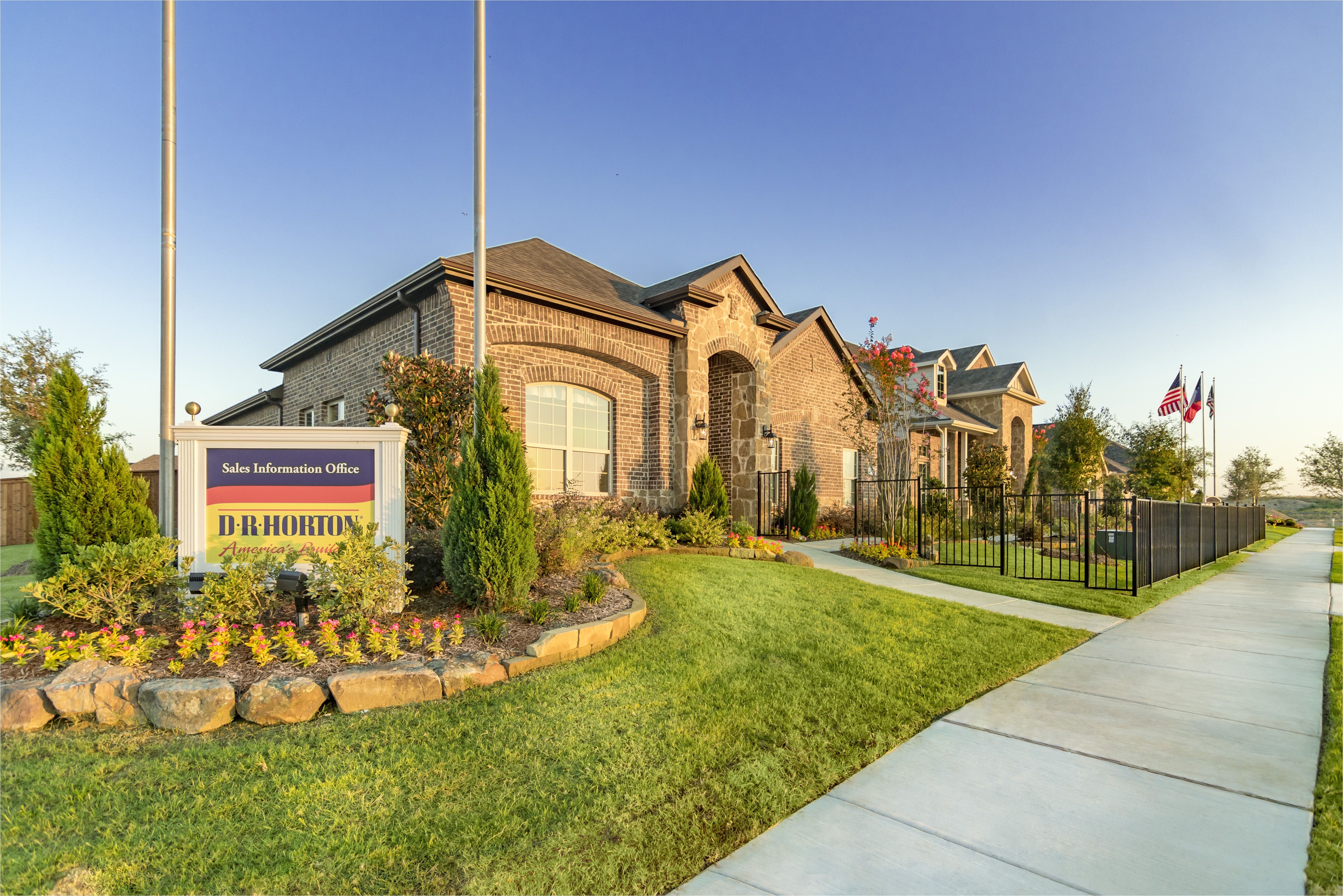 dr horton homes model home at clements ranch in forney tx