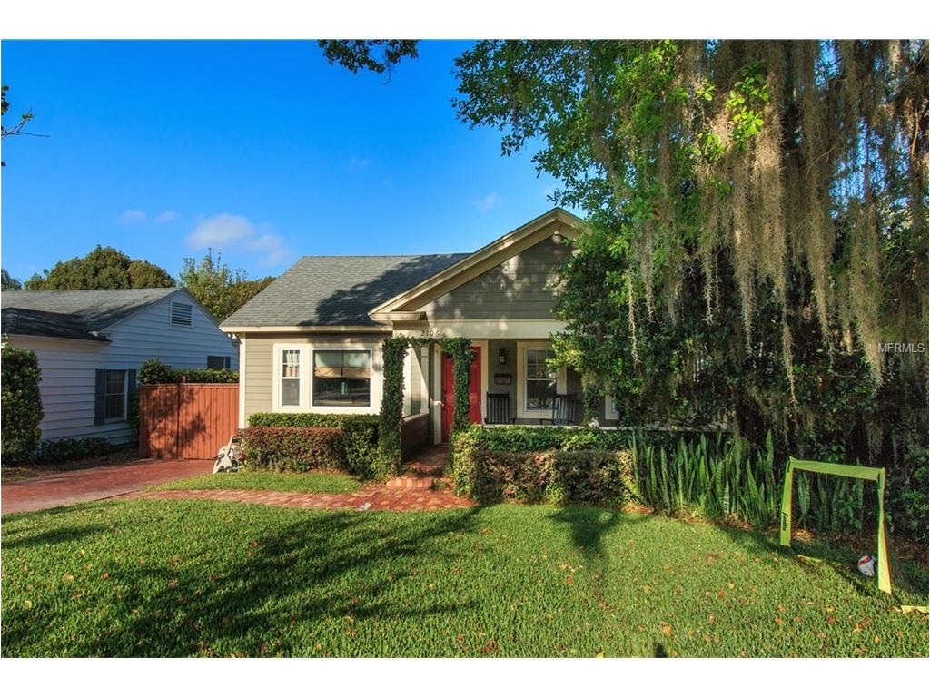 enjoy the best florida living 3 bedroom 2 bathroom home for sale in clermonts crescent lake club community which offers residents a fishing pie