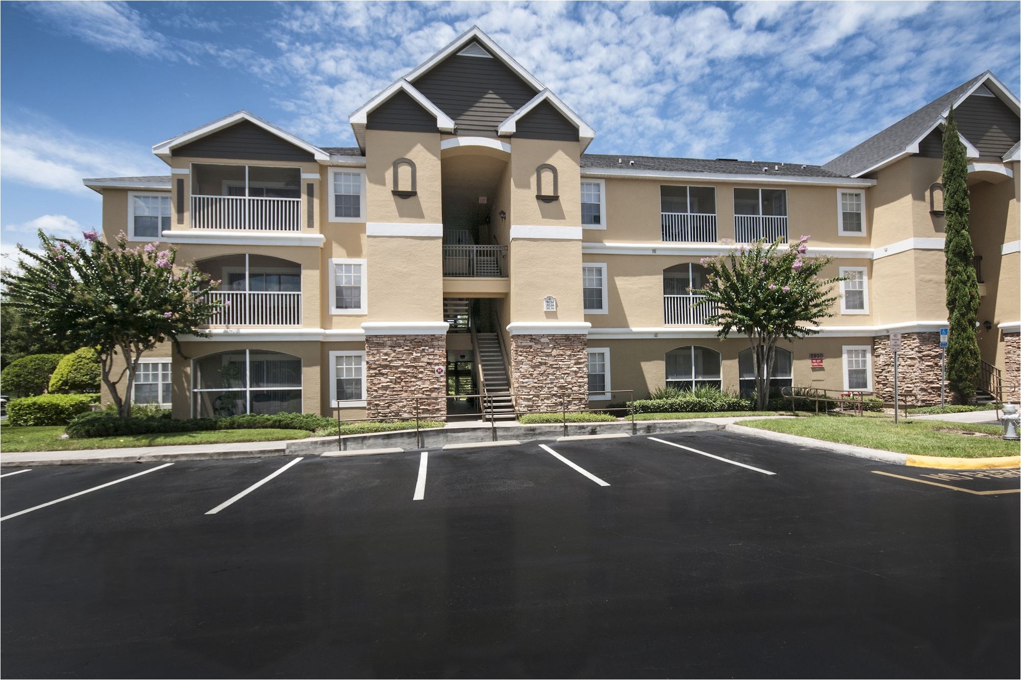 elmhurst village apartments oviedo fl