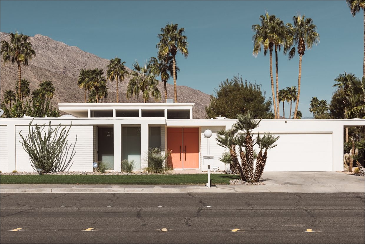 palm springs midcentury modern homes mid century vacation homes front door remarkable mid century beautiful palm desert mid century house melon orange