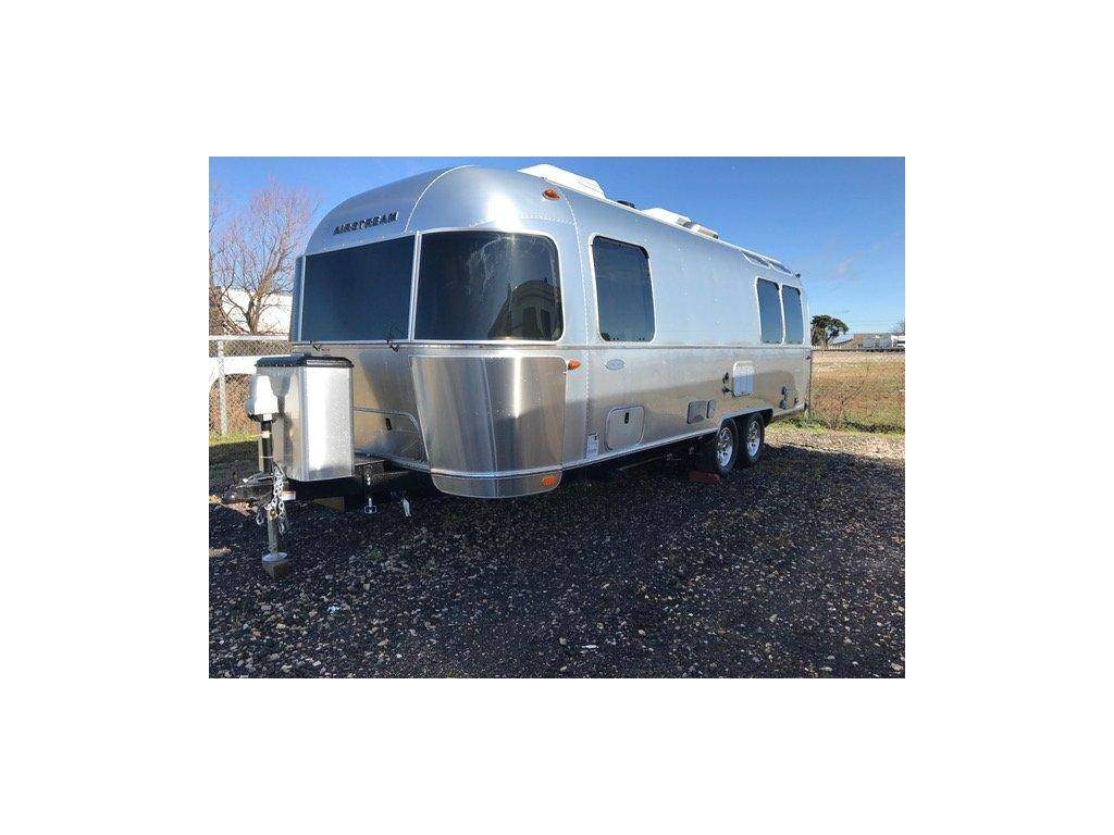 2017 airstream flying cloud 25fb