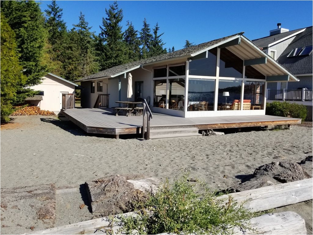 gorgeous sandy beach mutiny bay whidbey island beach house