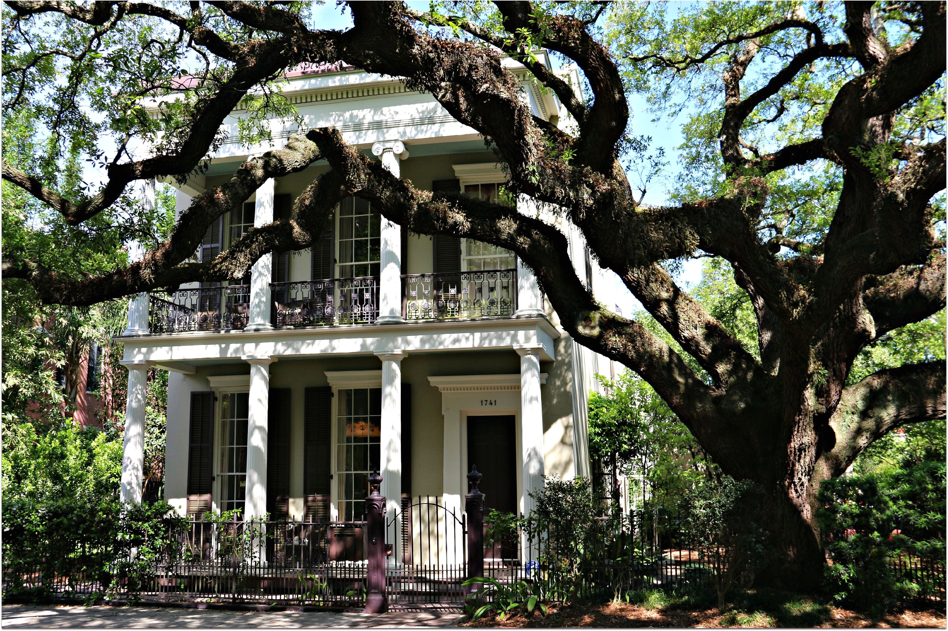 historic new orleans home on coliseum
