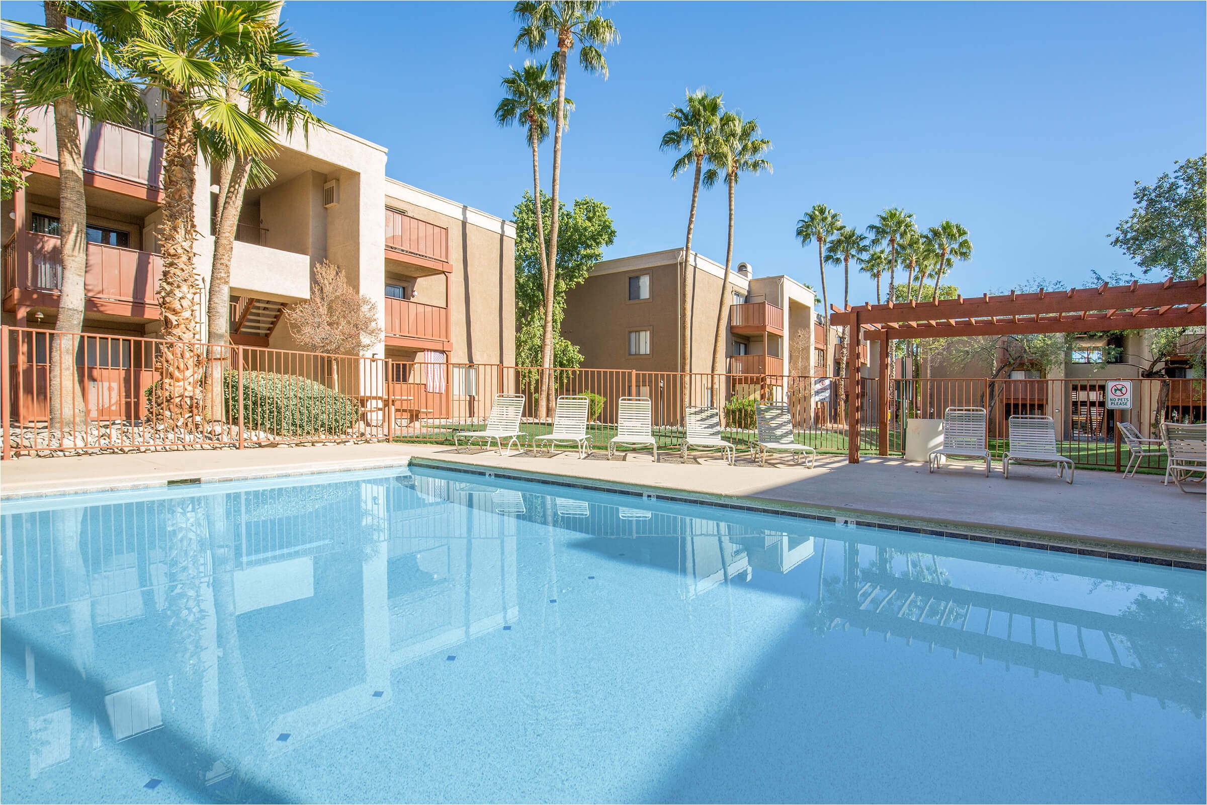 desert shadows apartments