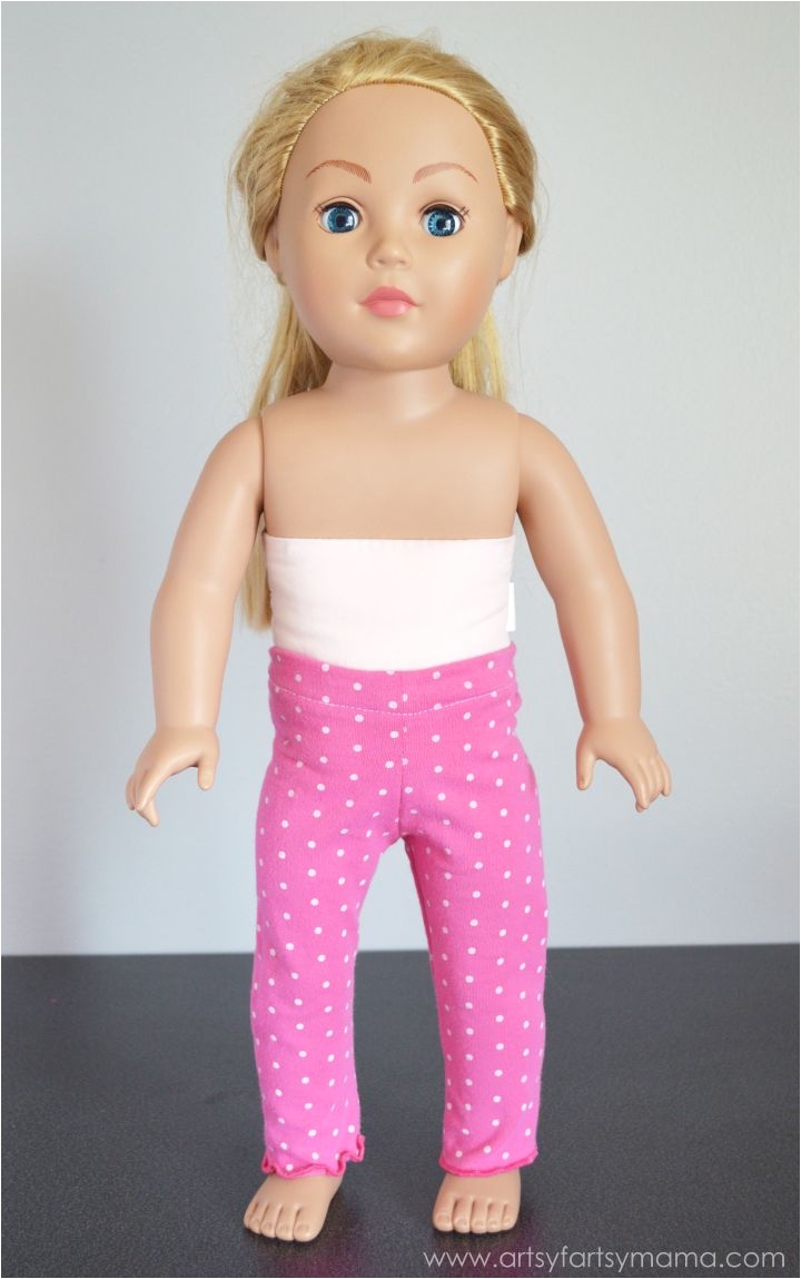 easy leggings for 18 inch or american girl dolls with free printable pattern at artsyfartsymama