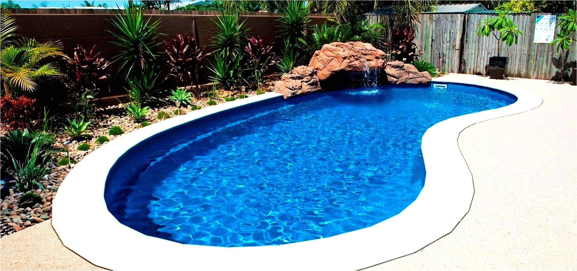 Well shaped. Kidney-Shaped Pool. Fiberglass Pools. Inground small Pools. Kidney Shaped Pool Covers.