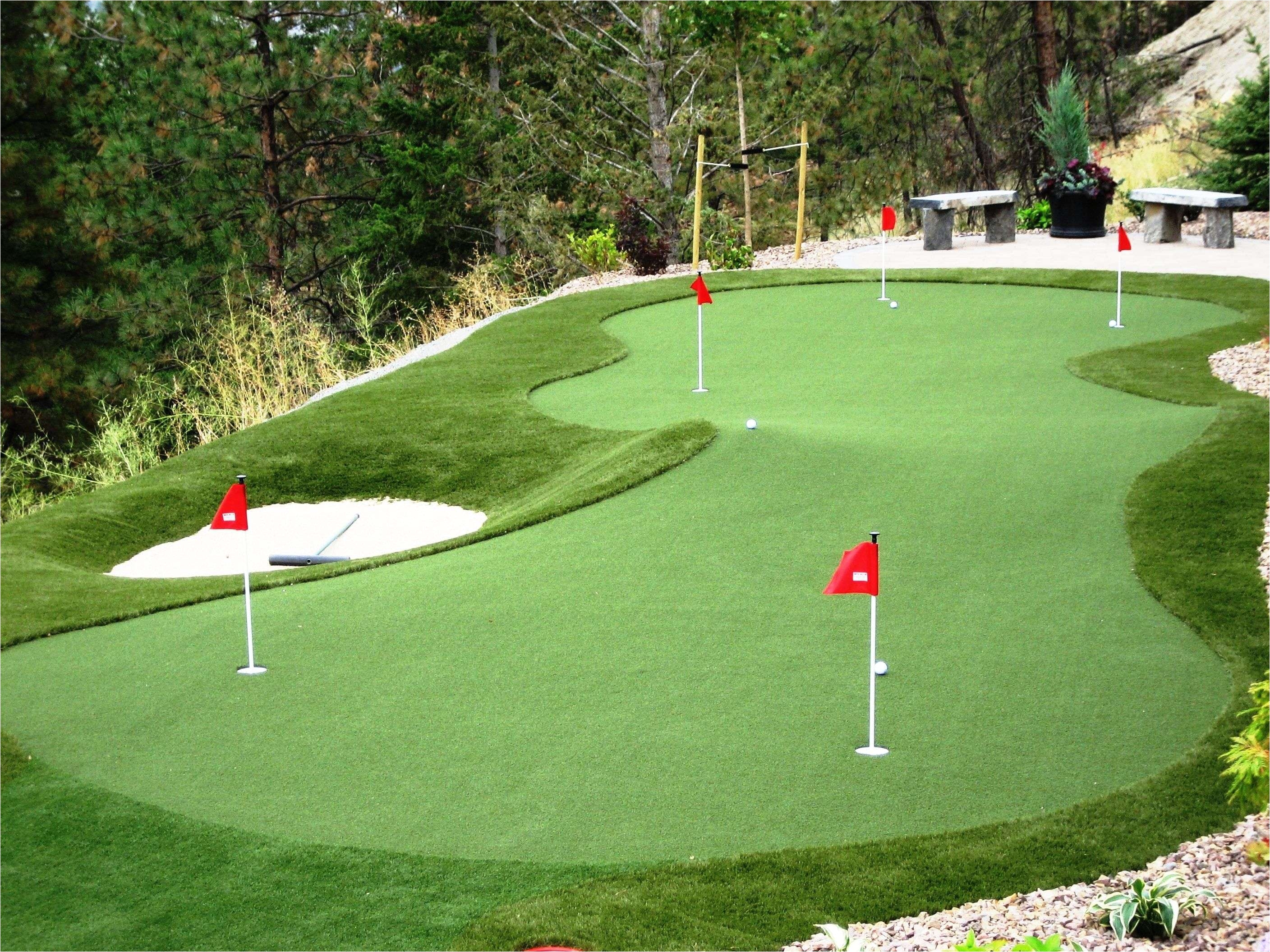 Backyard Putting Green Kits Putting Green for Small Backyard Beautiful Practise Your Putts In