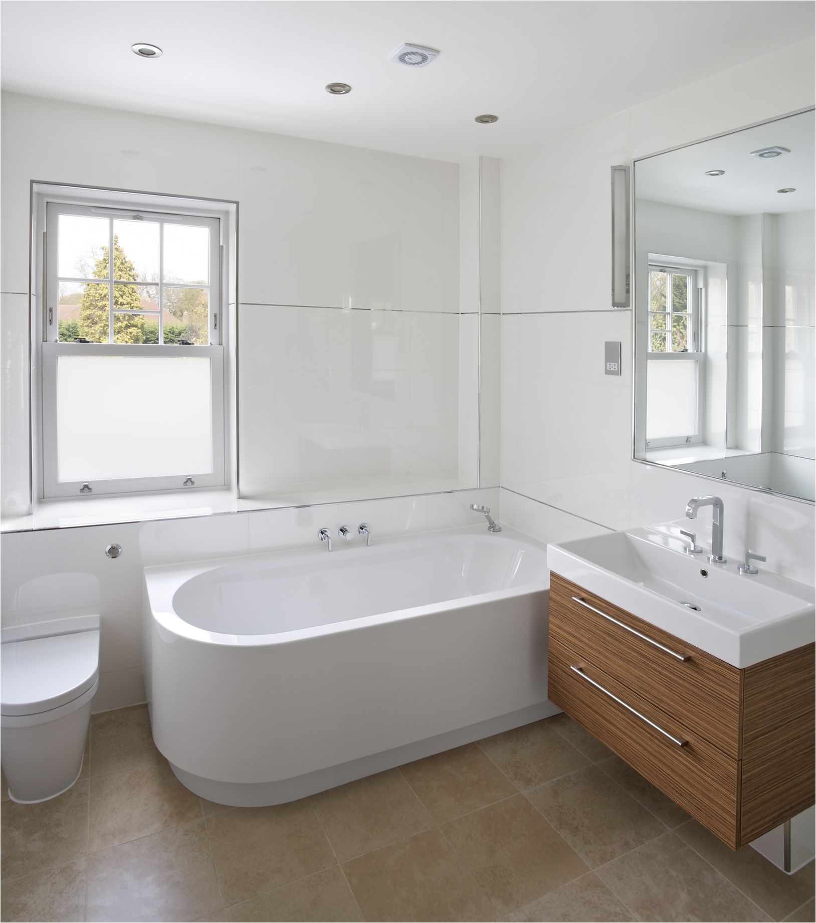 bathroomtub gettyimages 175597537 596ea3f5685fbe001133ede7