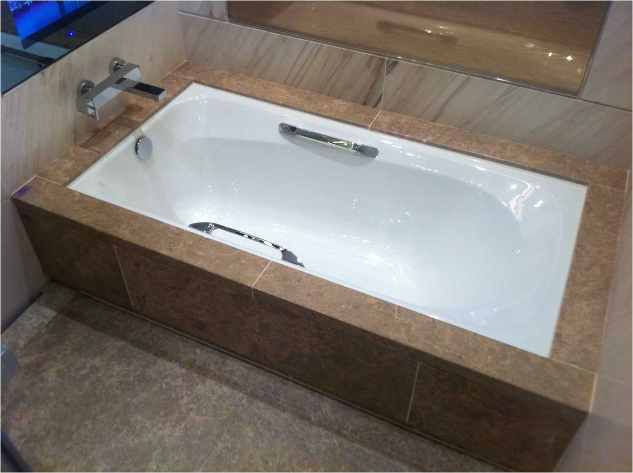 spot repair vs full refinishing seattle bathtub guy wa