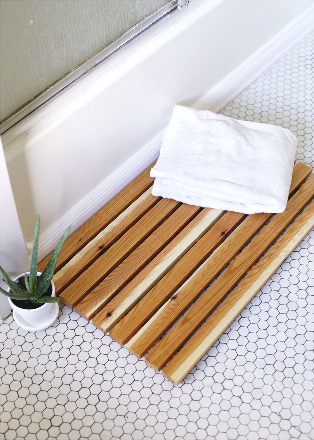 diy cedar bath mat so much better than a soggy fabric one