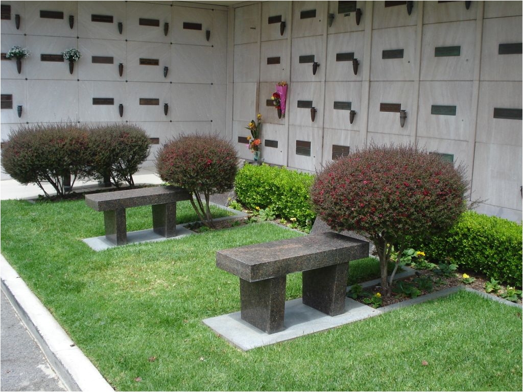 between the two benches will be my final resting place marilyn monroes final resting place