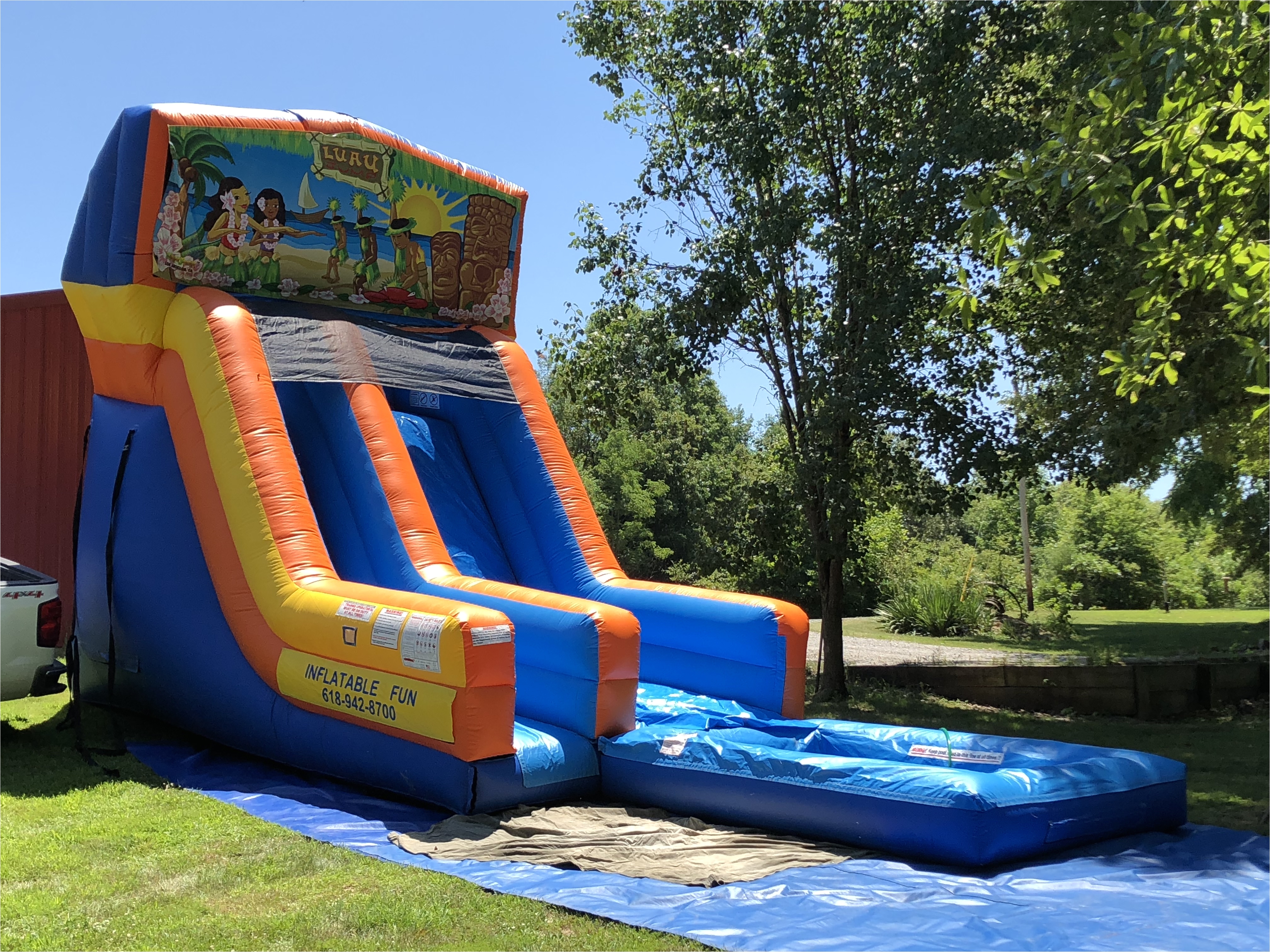 18′ themed water slide