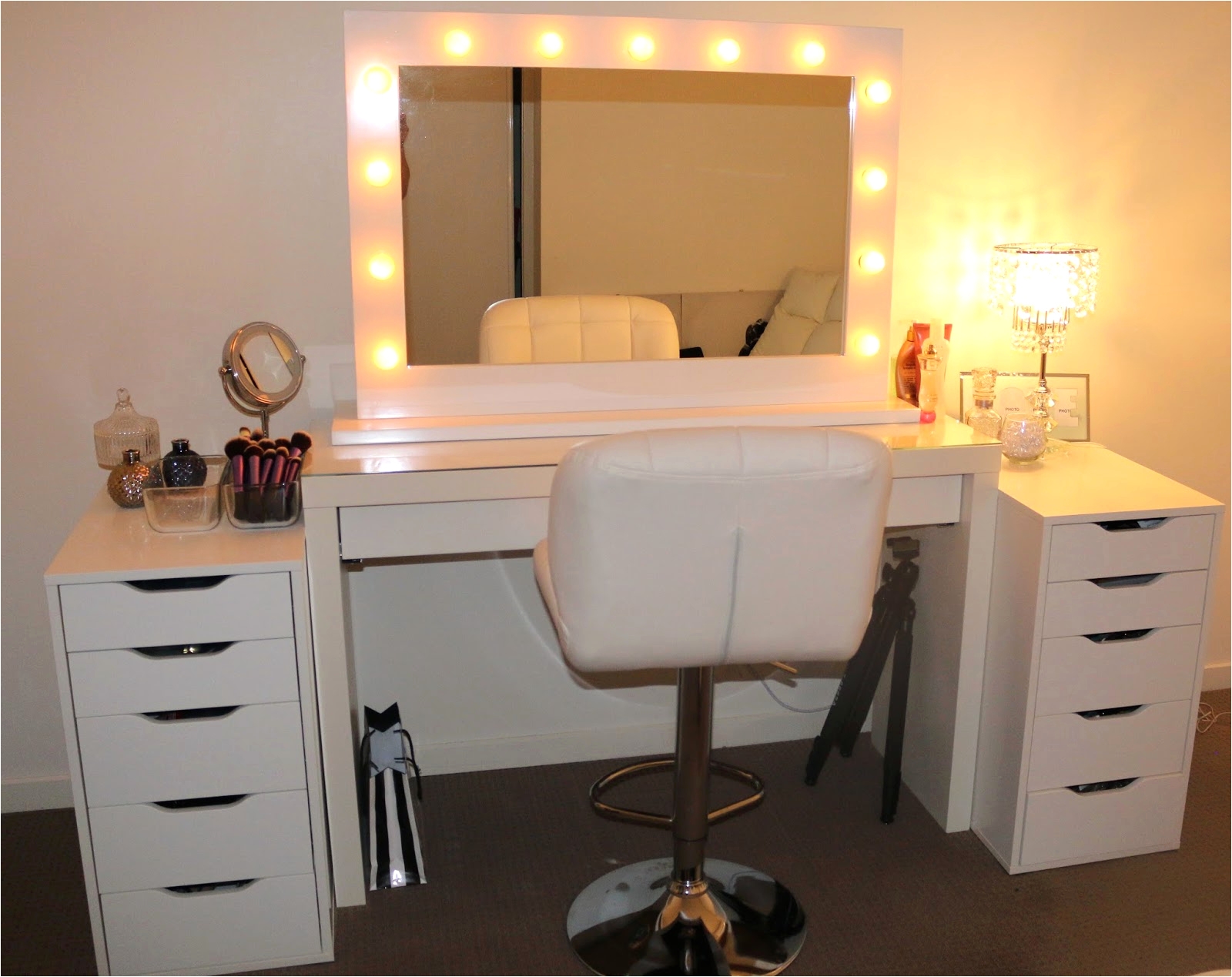 modern makeup vanity set with lights elegant 20 elegant makeup desk with lighted mirror