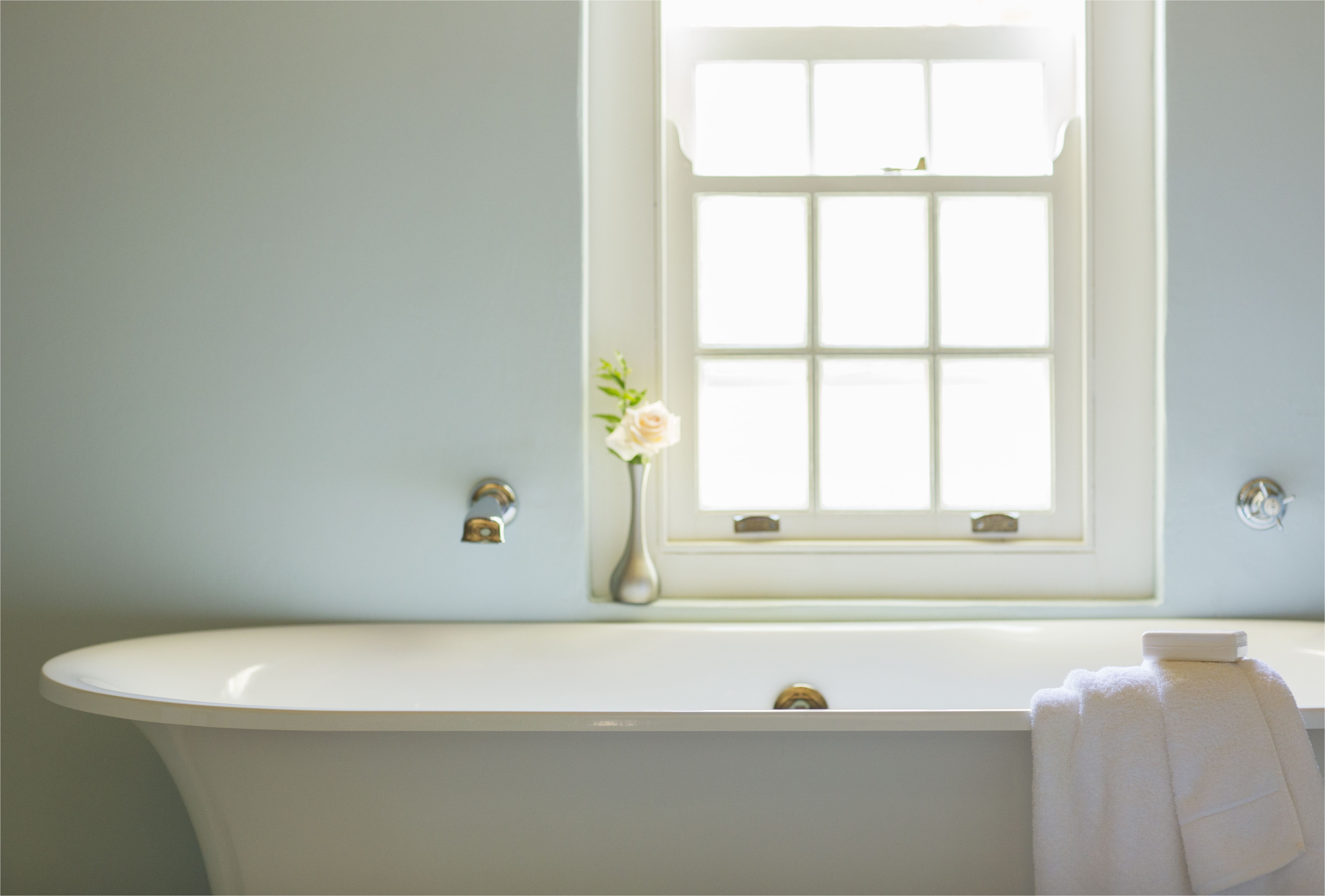 How to Clean Fiberglass Bathtub How to Choose the Best Bathtub Fiberglass Vs Cast Iron