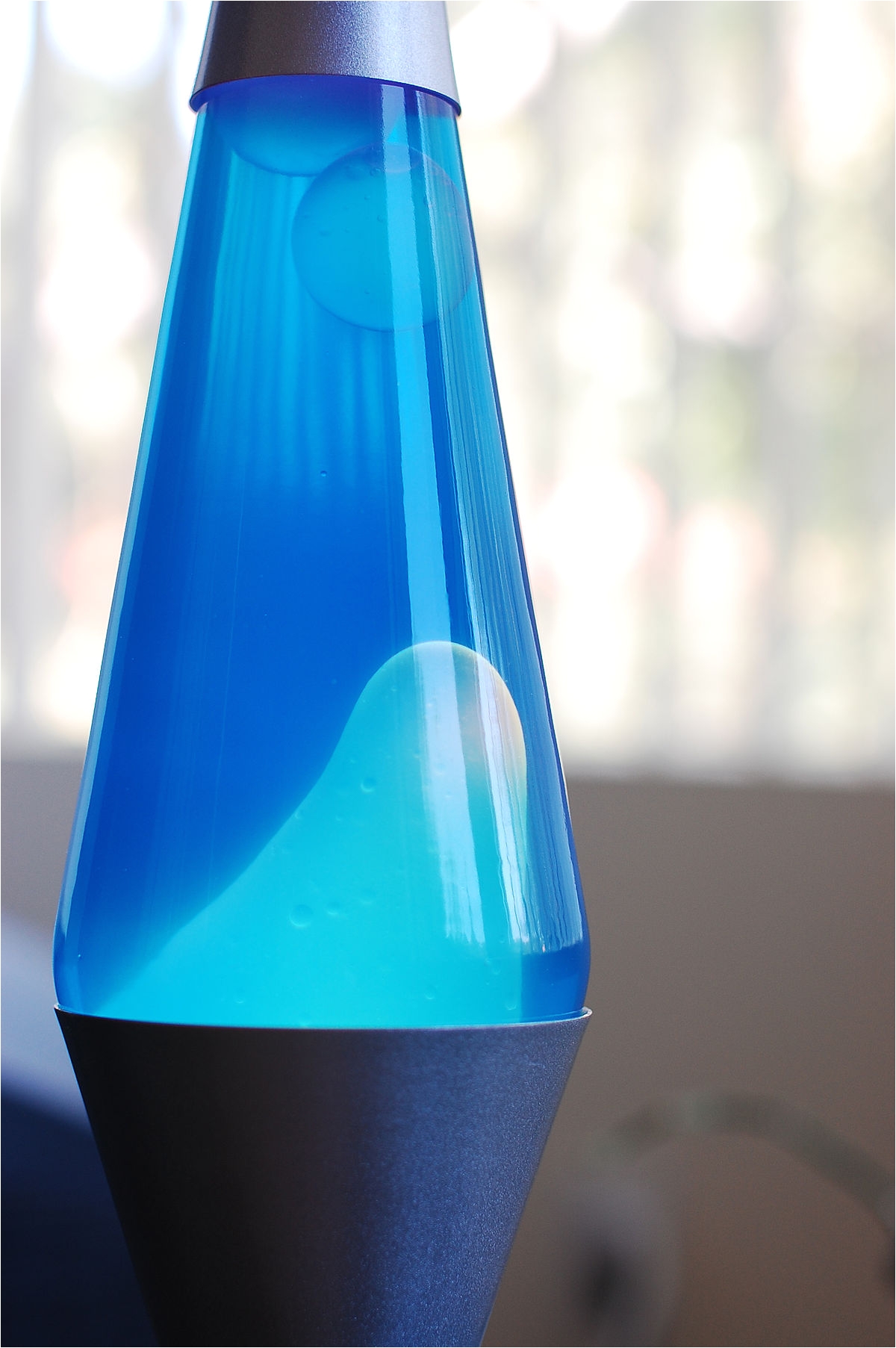 1200px blue lava lamp
